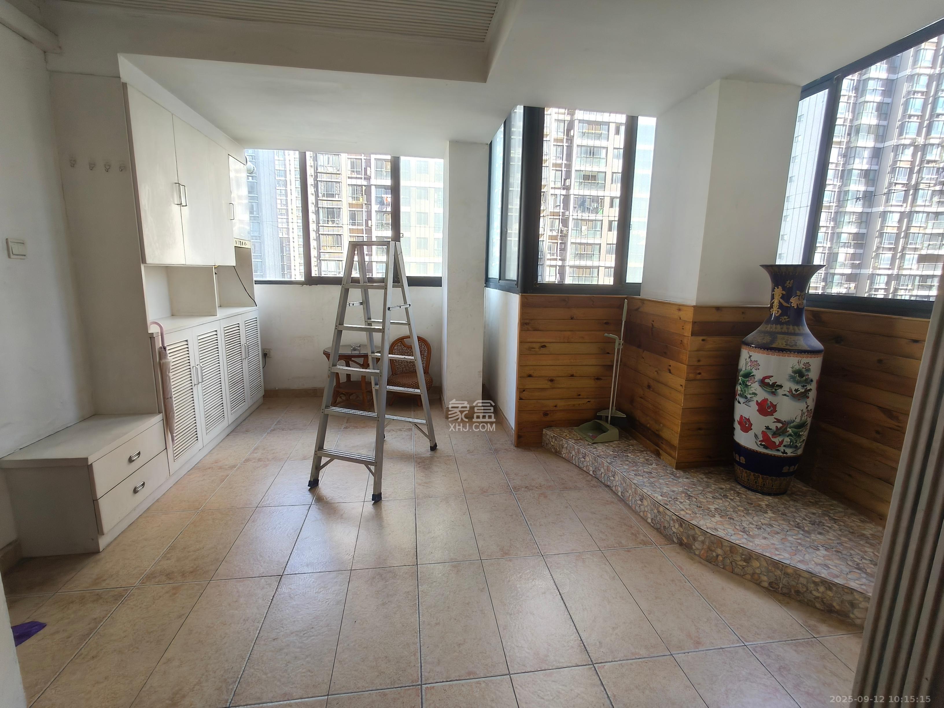 湘江世纪城聚江苑  4室2厅2卫    3200.0元/月室内图