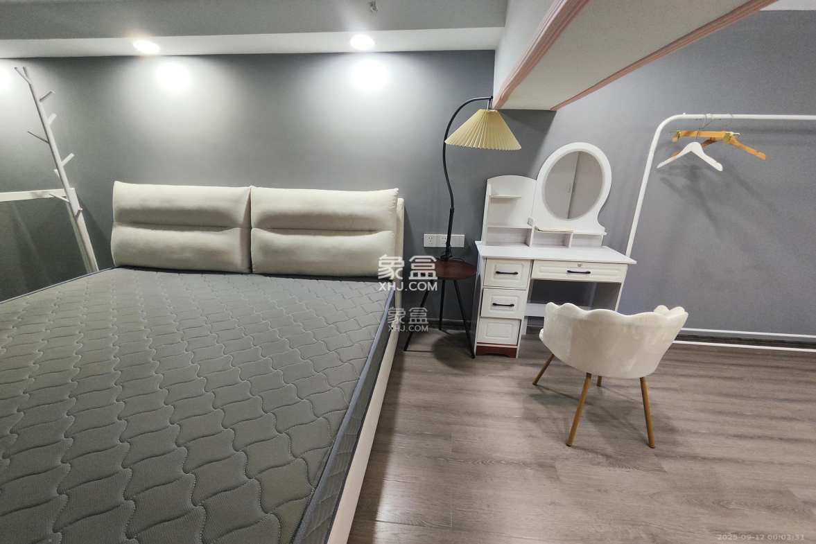 振业城三期  1室1厅1卫    1900.0元/月 振业城三期  1室1厅1卫    1900.0元/月室内图