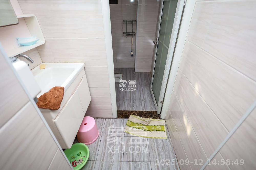 枫雅名苑  2室2厅1卫    2000.0元/月室内图