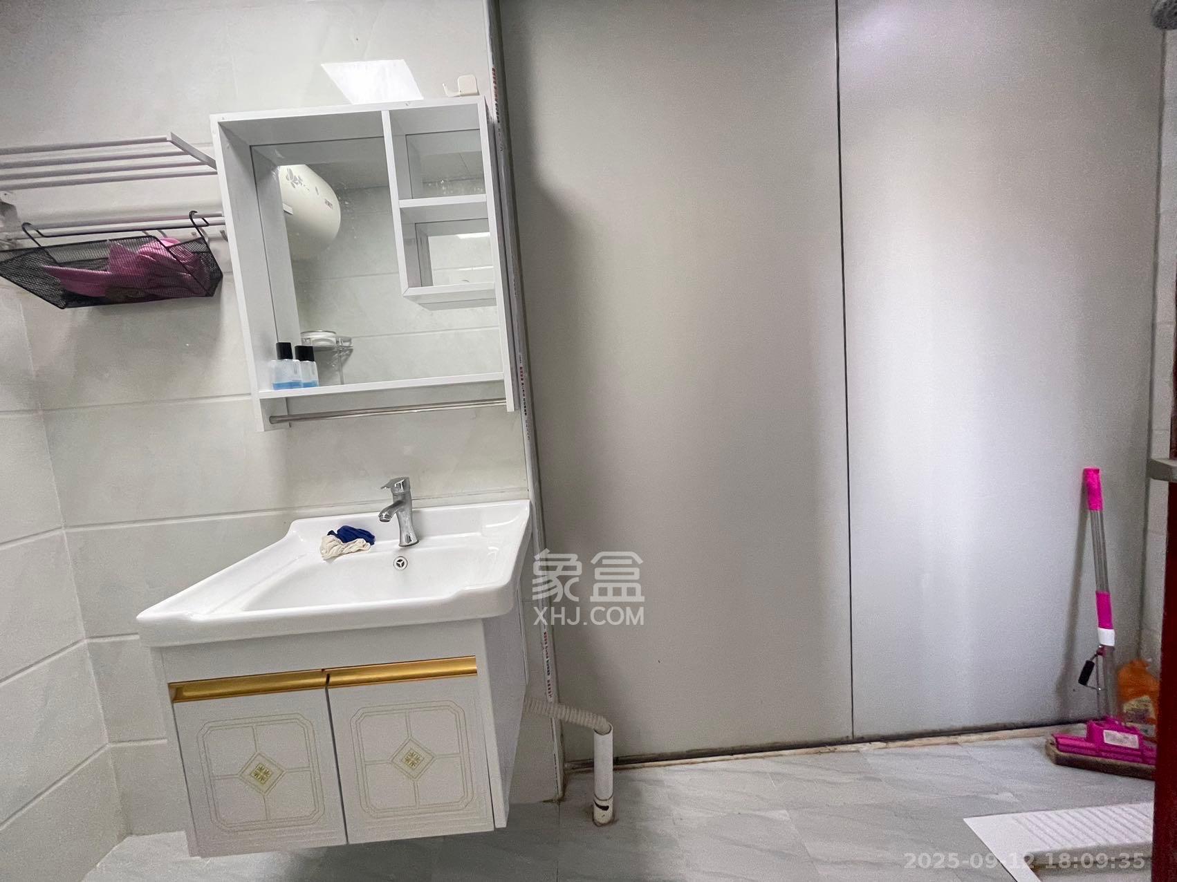 东宜兰园 1室1厅1卫 1000.0元/月 东宜兰园 1室1厅1卫 1000.0元/月室内图