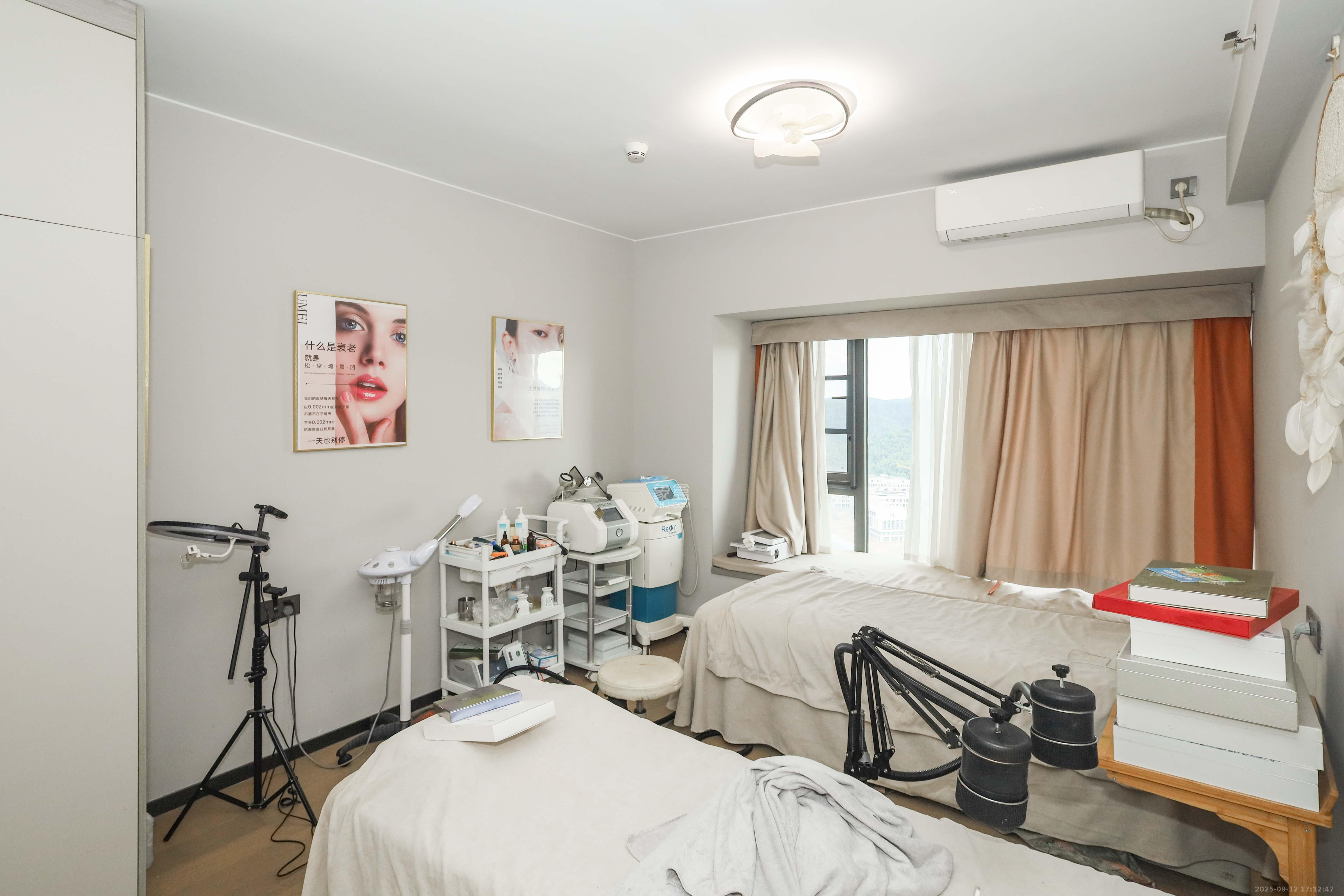 时代梅溪领峰  3室2厅2卫    127.0万卧室