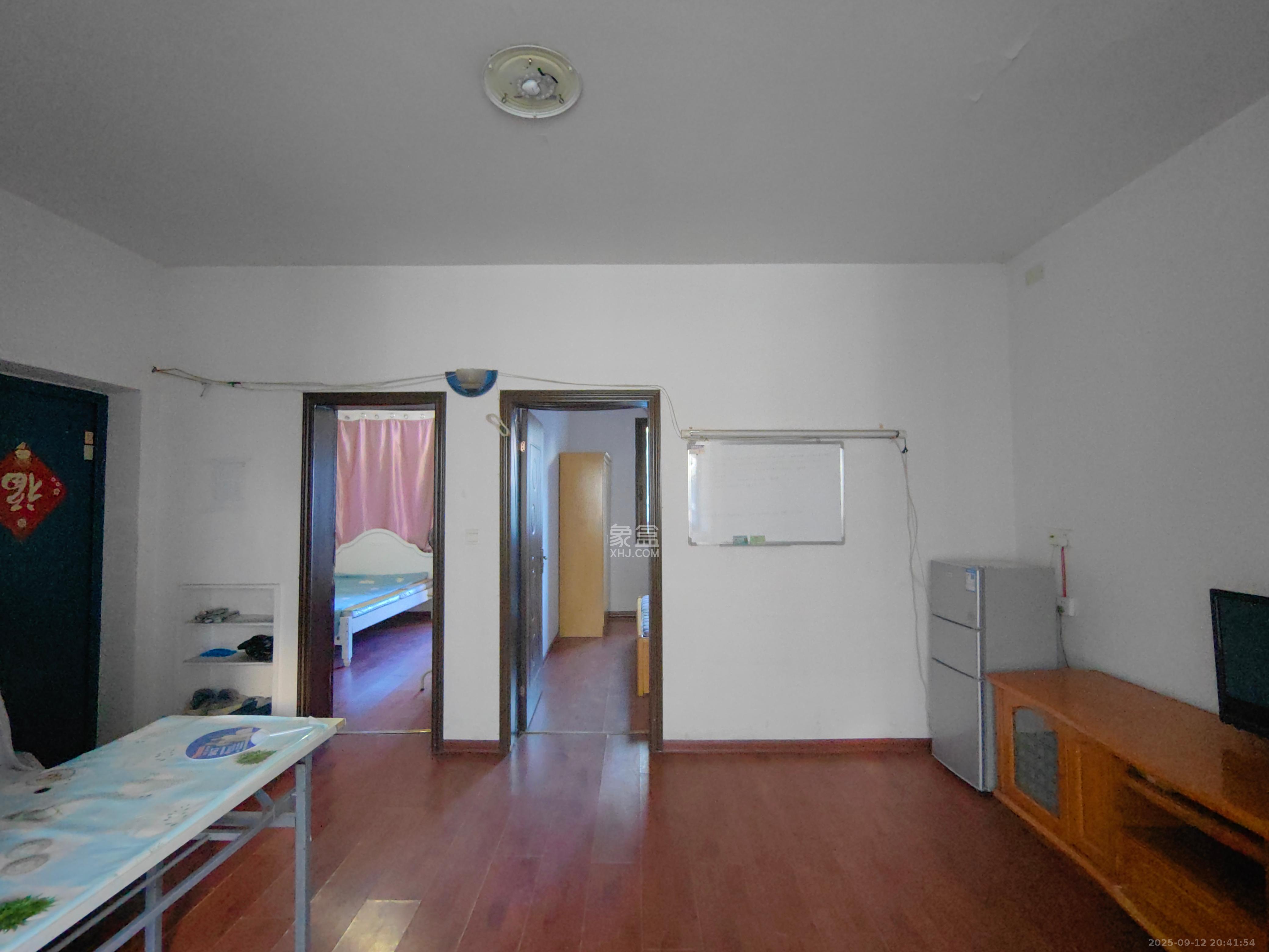 省航空工业局宿舍(嘉盛华庭老6,8栋)  2室2厅1卫    1050.0元/月 省航空工业局宿舍(嘉盛华庭老6,8栋)  2室2厅1卫    1050.0元/月室内图