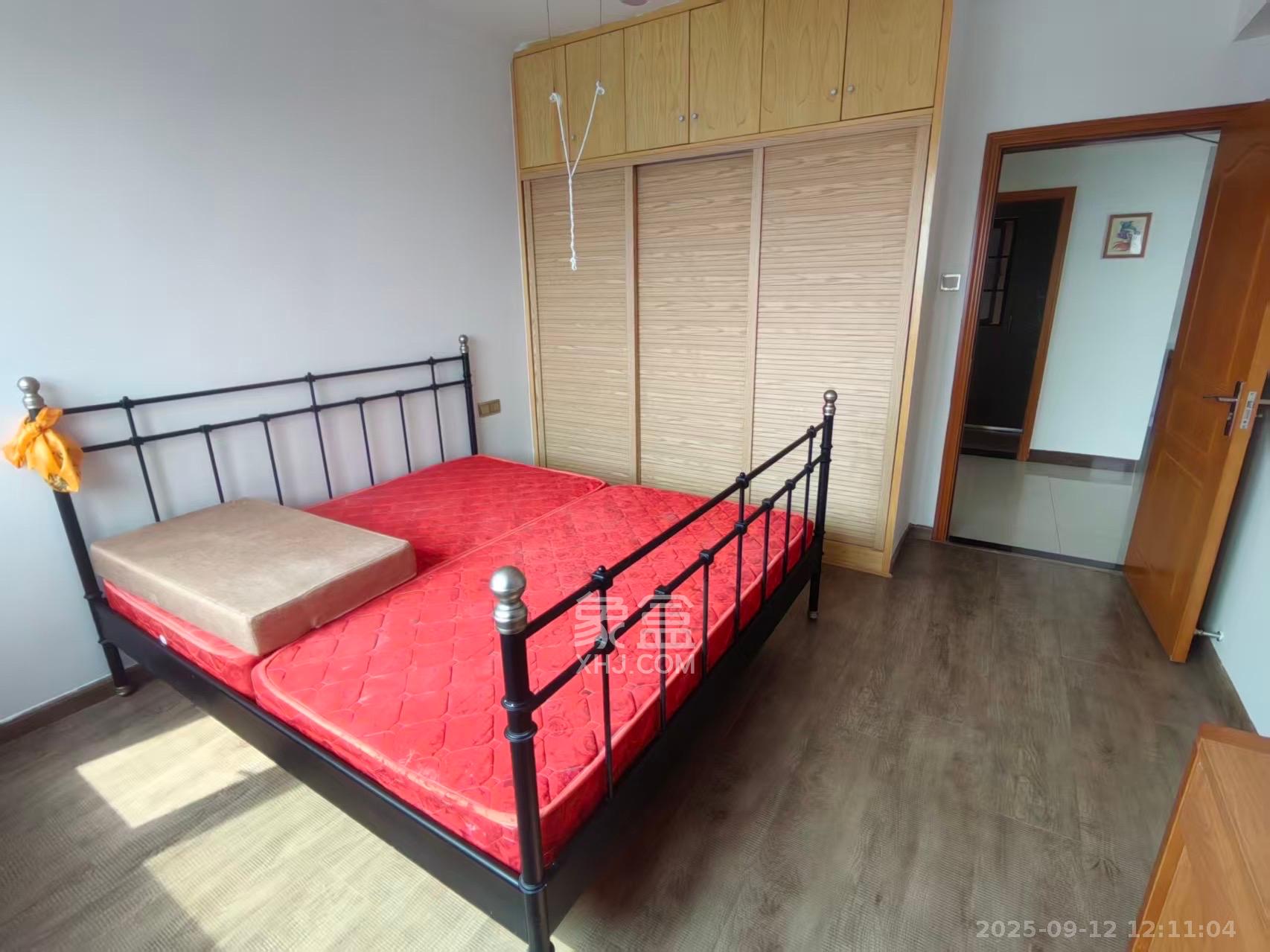 海洋半岛(月珑湾) 3室2厅1卫 2100.0元/月 海洋半岛(月珑湾) 3室2厅1卫 2100.0元/月室内图