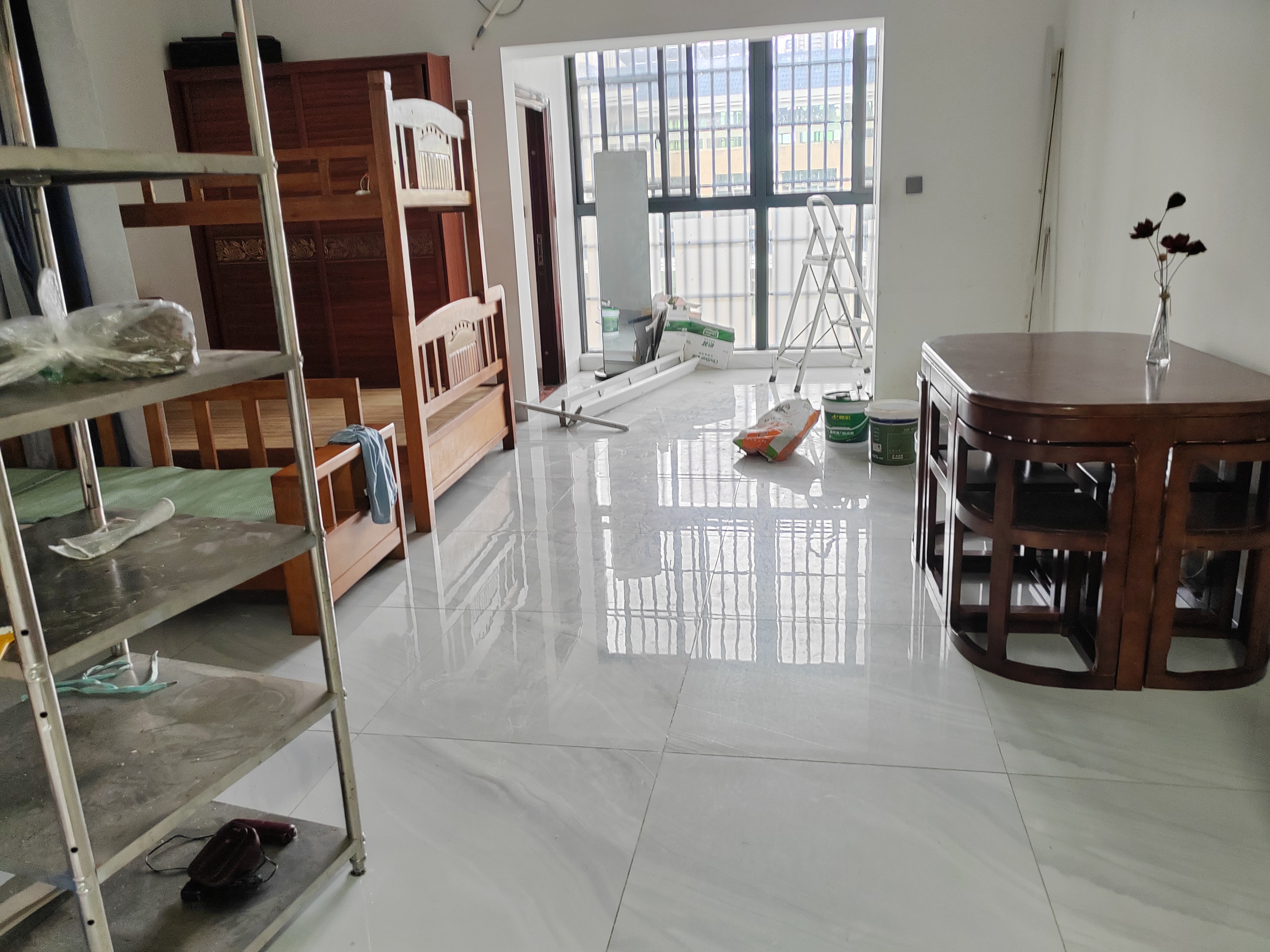 蓝海瑞园 1室1厅1卫 2100.0元/月 蓝海瑞园 1室1厅1卫 2100.0元/月室内图