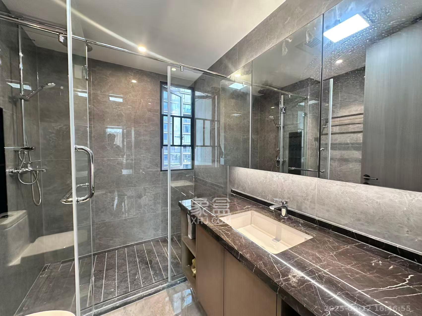 正荣滨江紫阙台  4室2厅3卫    5500.0元/月室内图