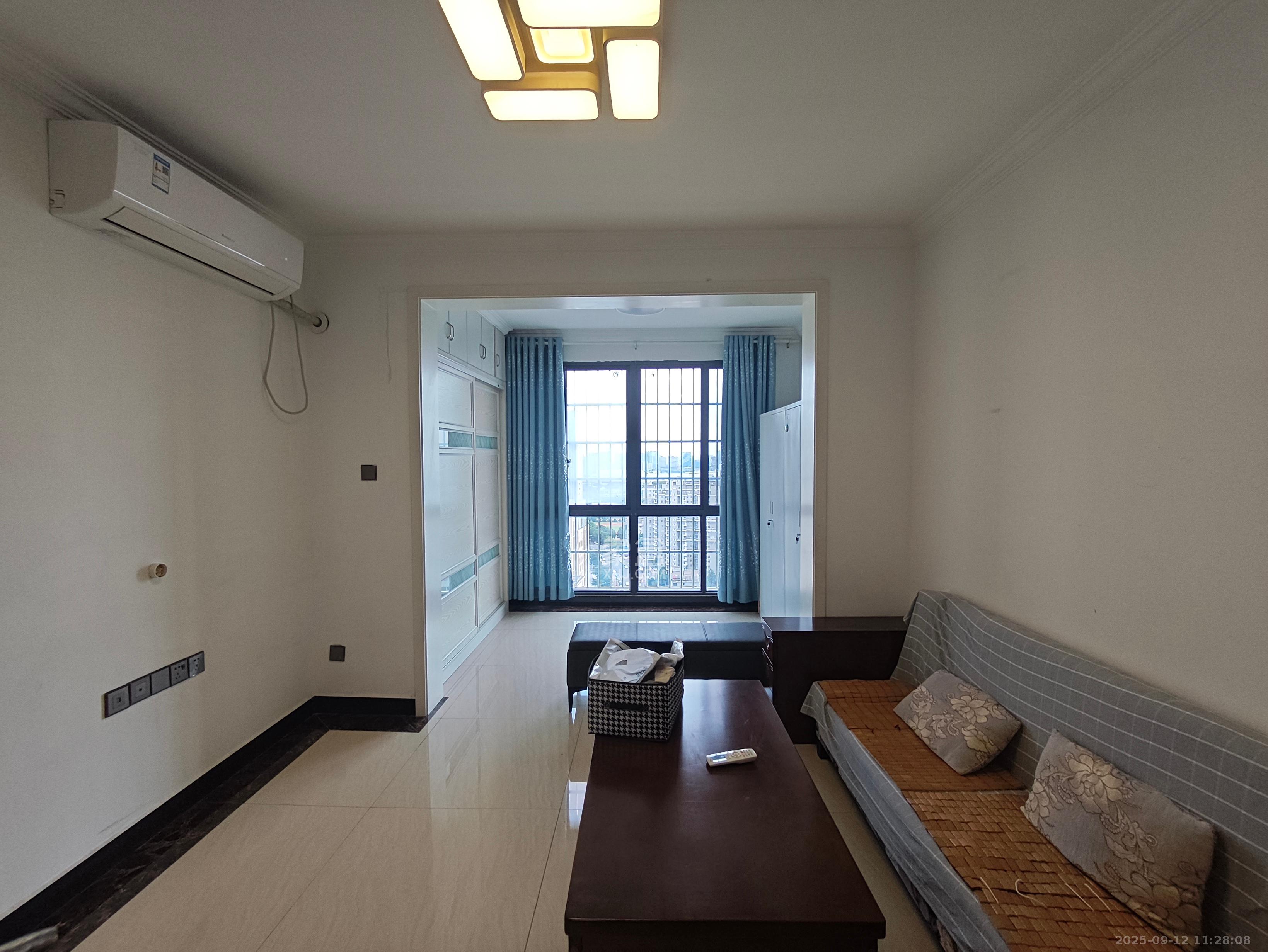 湘楚华庭 2室2厅1卫 2100.0元/月 湘楚华庭 2室2厅1卫 2100.0元/月室内图