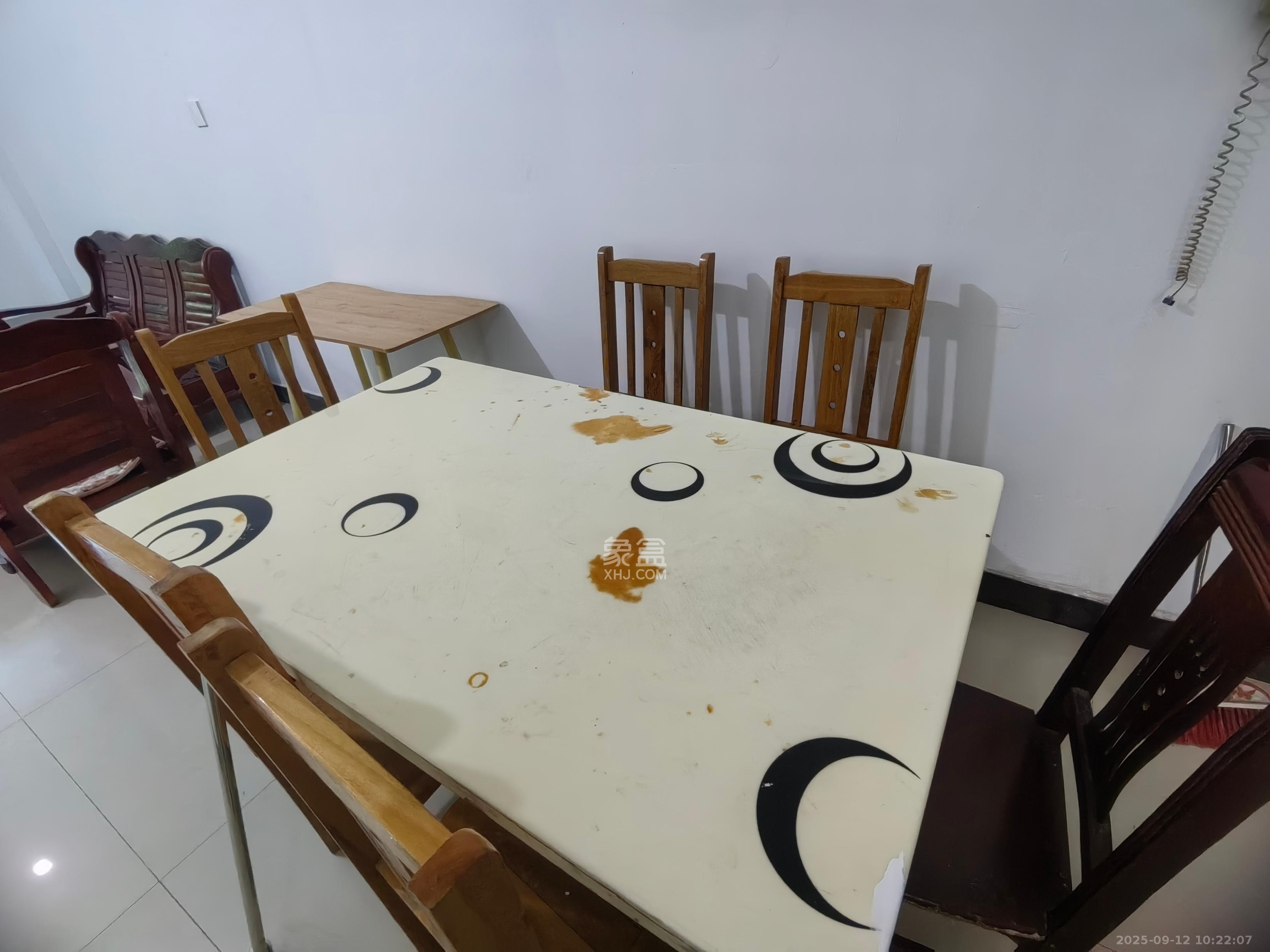 洞井二小区 3室2厅1卫 1900.0元/月 洞井二小区 3室2厅1卫 1900.0元/月室内图