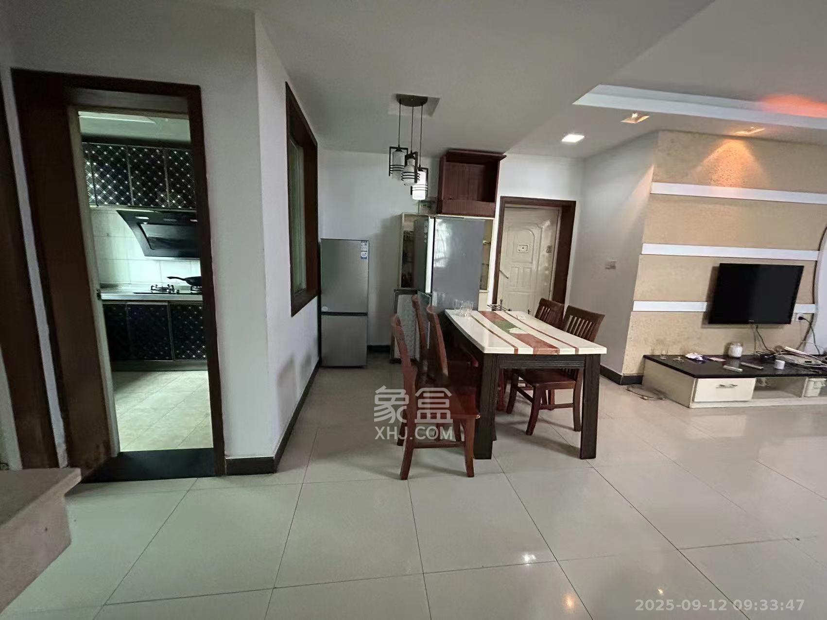 中南汽车世界 3室2厅2卫 1500.0元/月 中南汽车世界 3室2厅2卫 1500.0元/月室内图