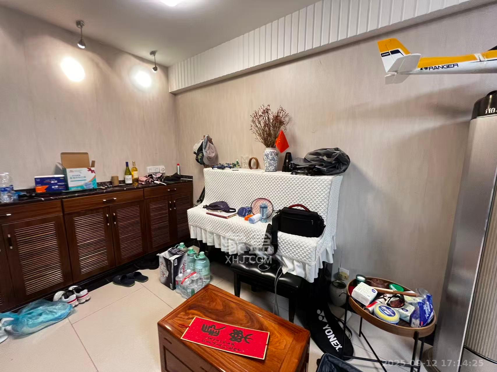 王府花园  4室2厅1卫    4300.0元/月 王府花园  4室2厅1卫    4300.0元/月室内图