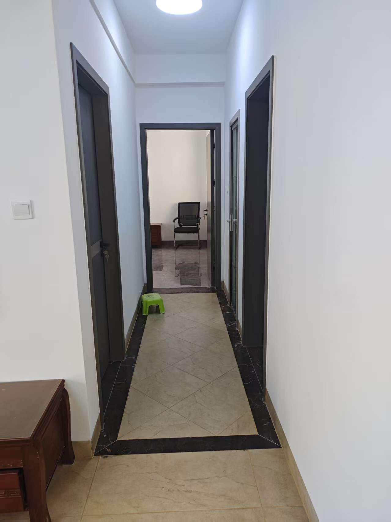 鸿天阁 3室2厅2卫 3200.0元/月 鸿天阁 3室2厅2卫 3200.0元/月室内图