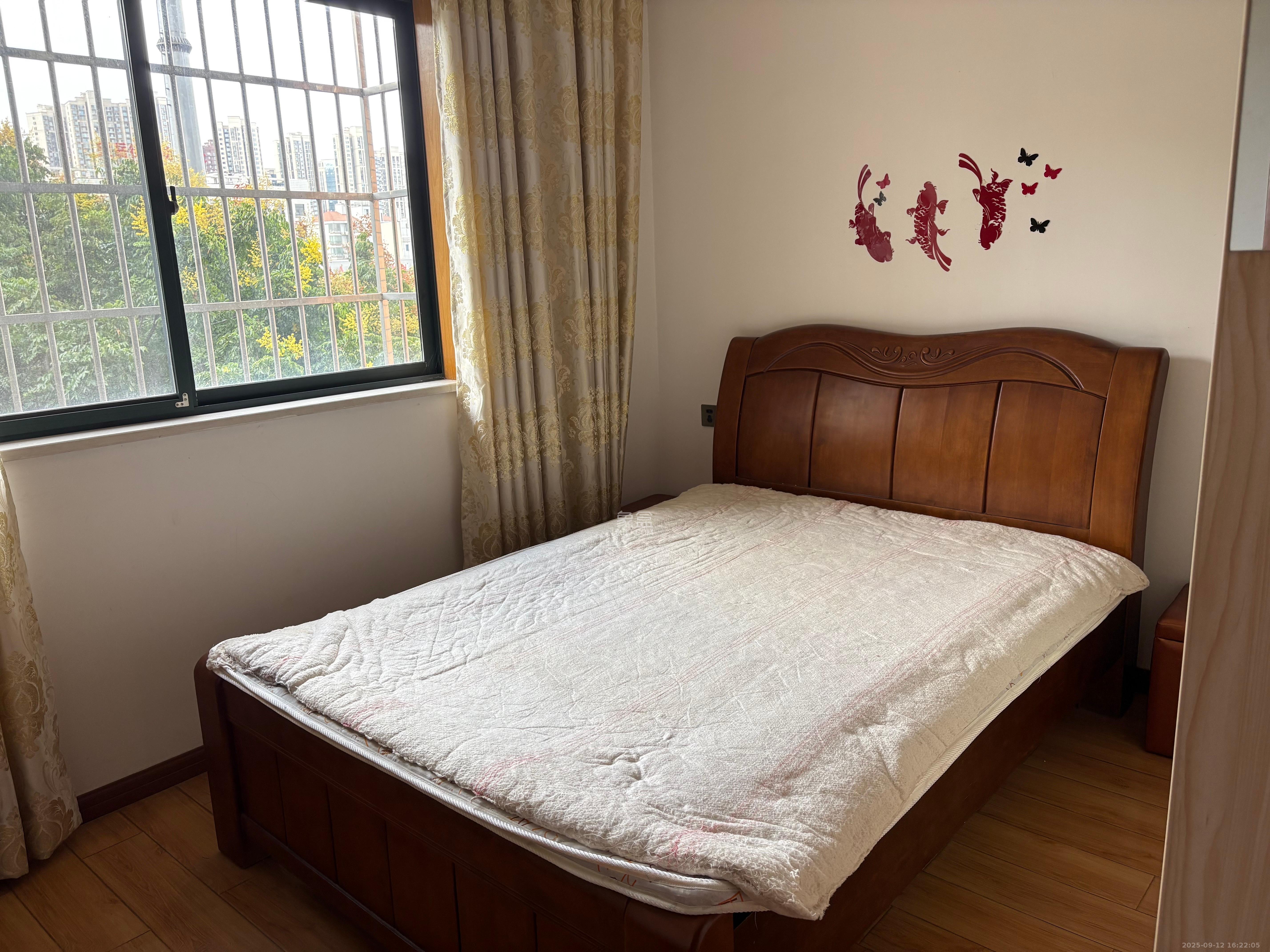 诚兴园 3室2厅1卫 2100.0元/月 诚兴园 3室2厅1卫 2100.0元/月室内图