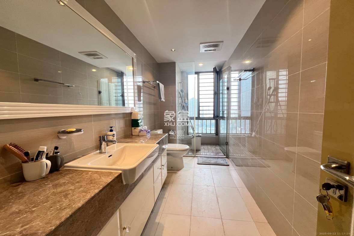 梅溪湖金茂府(金茂广场)(金茂览秀城) 5室2厅4卫 19000.0元/月 梅溪湖金茂府(金茂广场)(金茂览秀城) 5室2厅4卫 19000.0元/月室内图