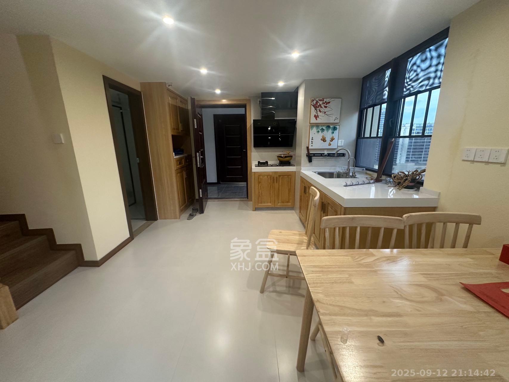 世茂璀璨天城公寓  3室2厅2卫    2800.0元/月室内图