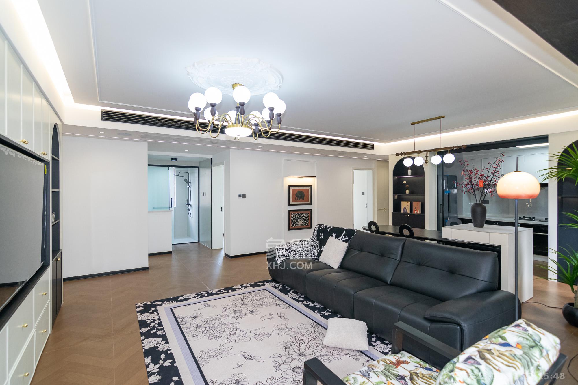 润和长郡(润和紫郡二三期) 4室2厅2卫 129.8万 润和长郡(润和紫郡二三期) 4室2厅2卫 129.8万客厅