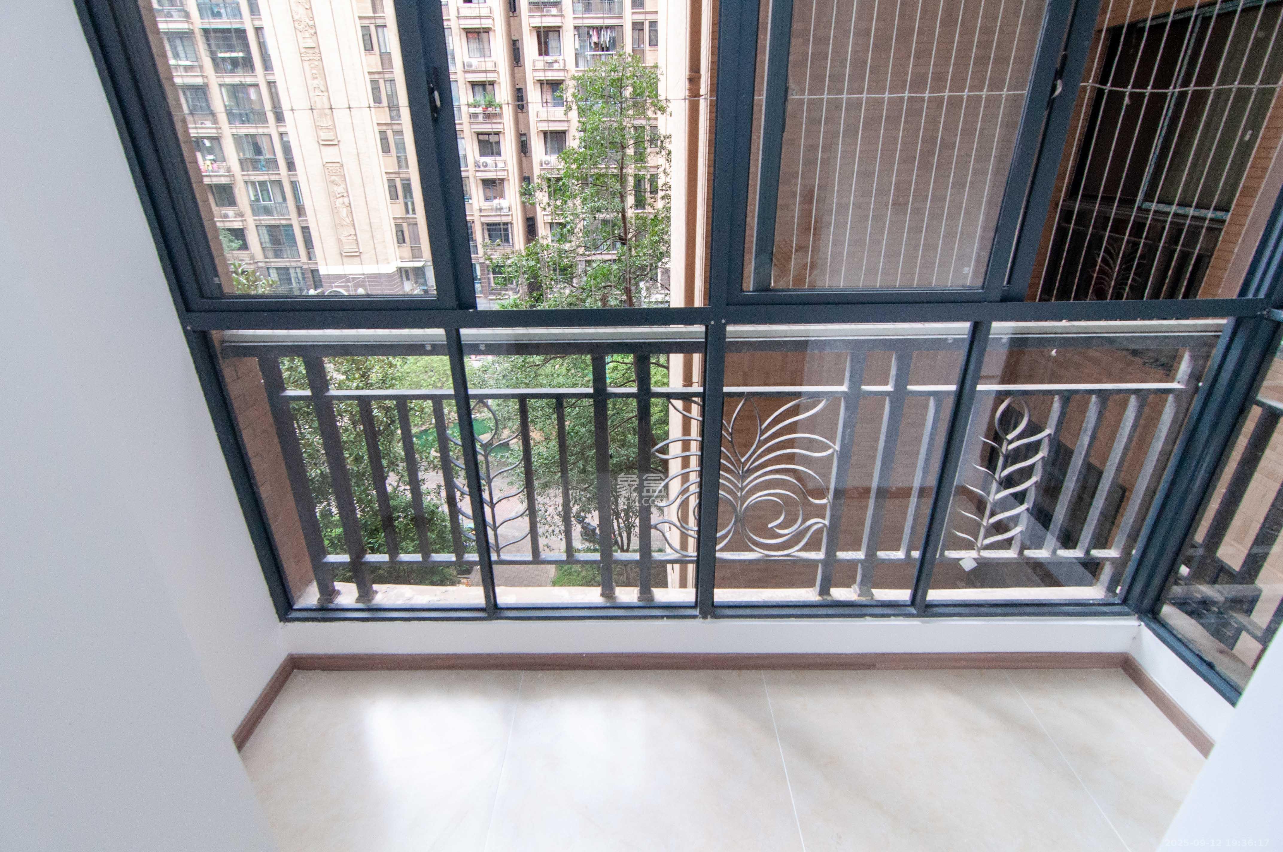 沁园春御院  3室2厅2卫    127.8万 沁园春御院  3室2厅2卫    127.8万其他