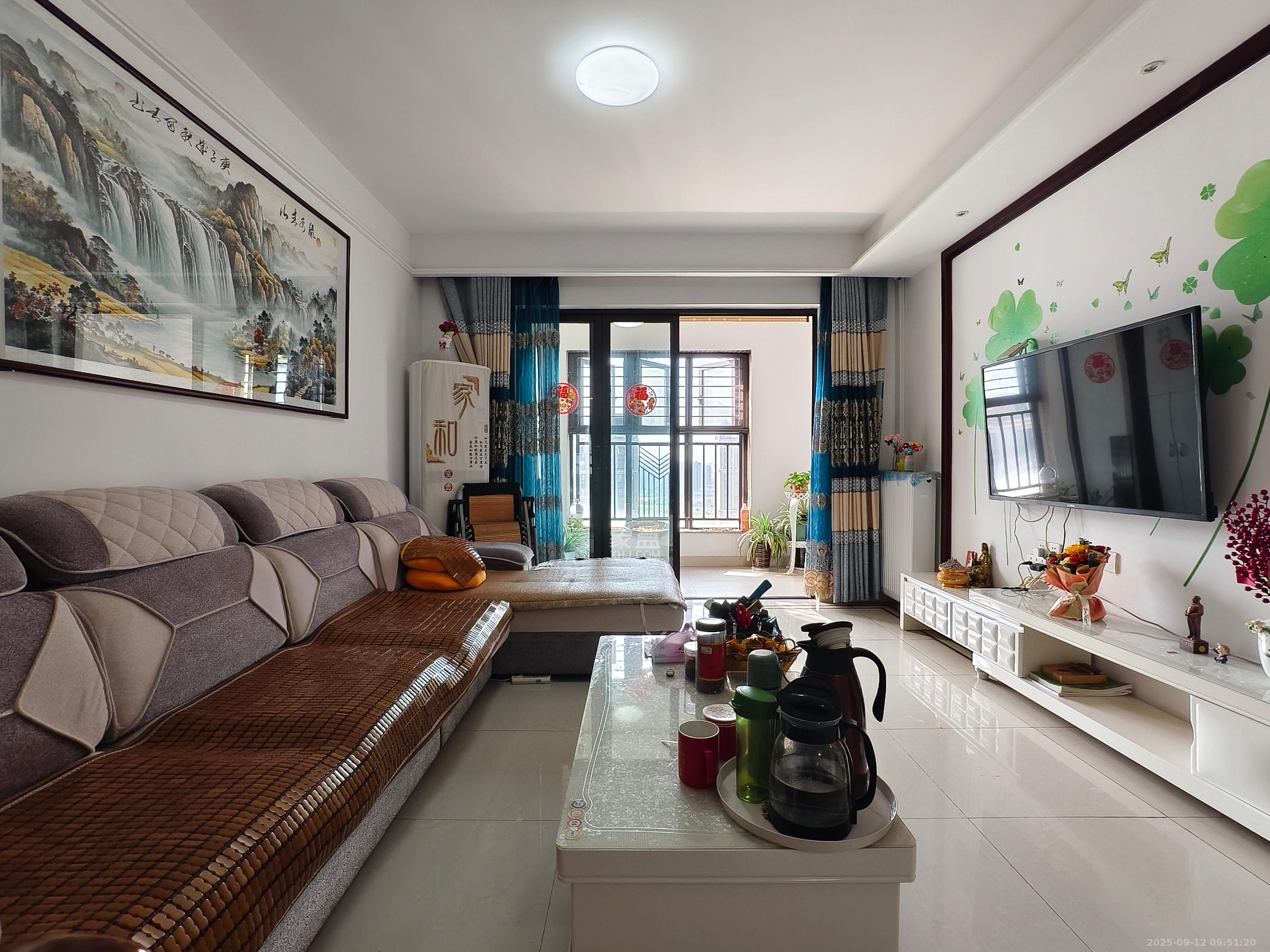 中海国际三期  1室2厅2卫    2100.0元/月 中海国际三期  1室2厅2卫    2100.0元/月