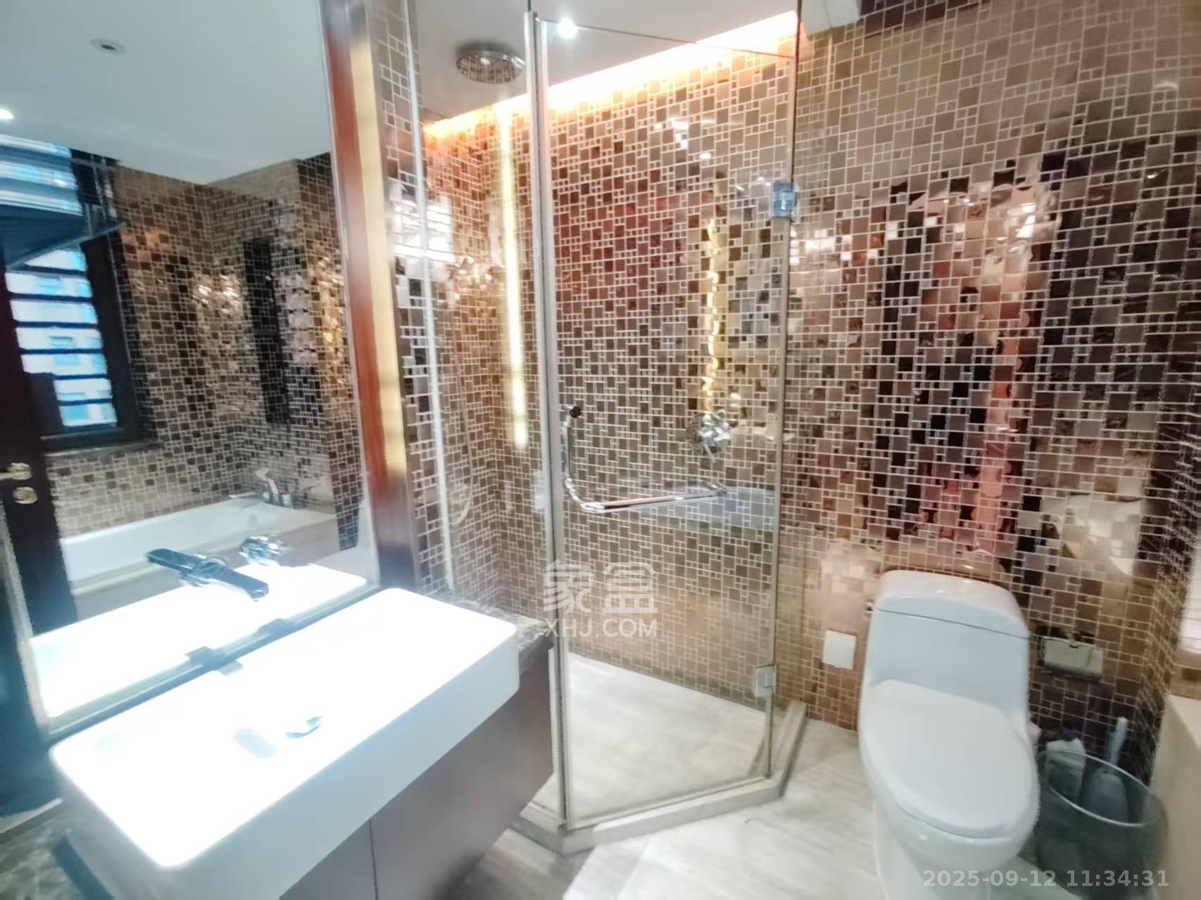 运达中央广场一、二期  3室2厅2卫    7800.0元/月室内图