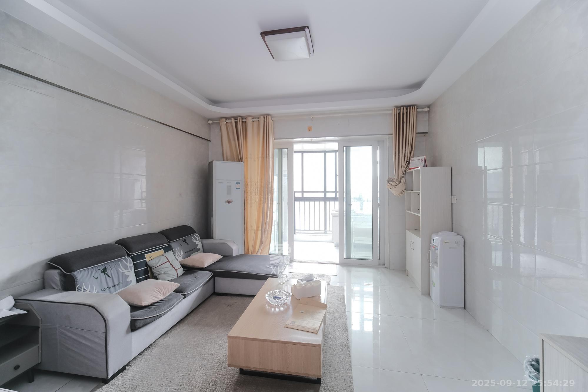 山水湾 1室1厅1卫 29.0万 山水湾 1室1厅1卫 29.0万客厅