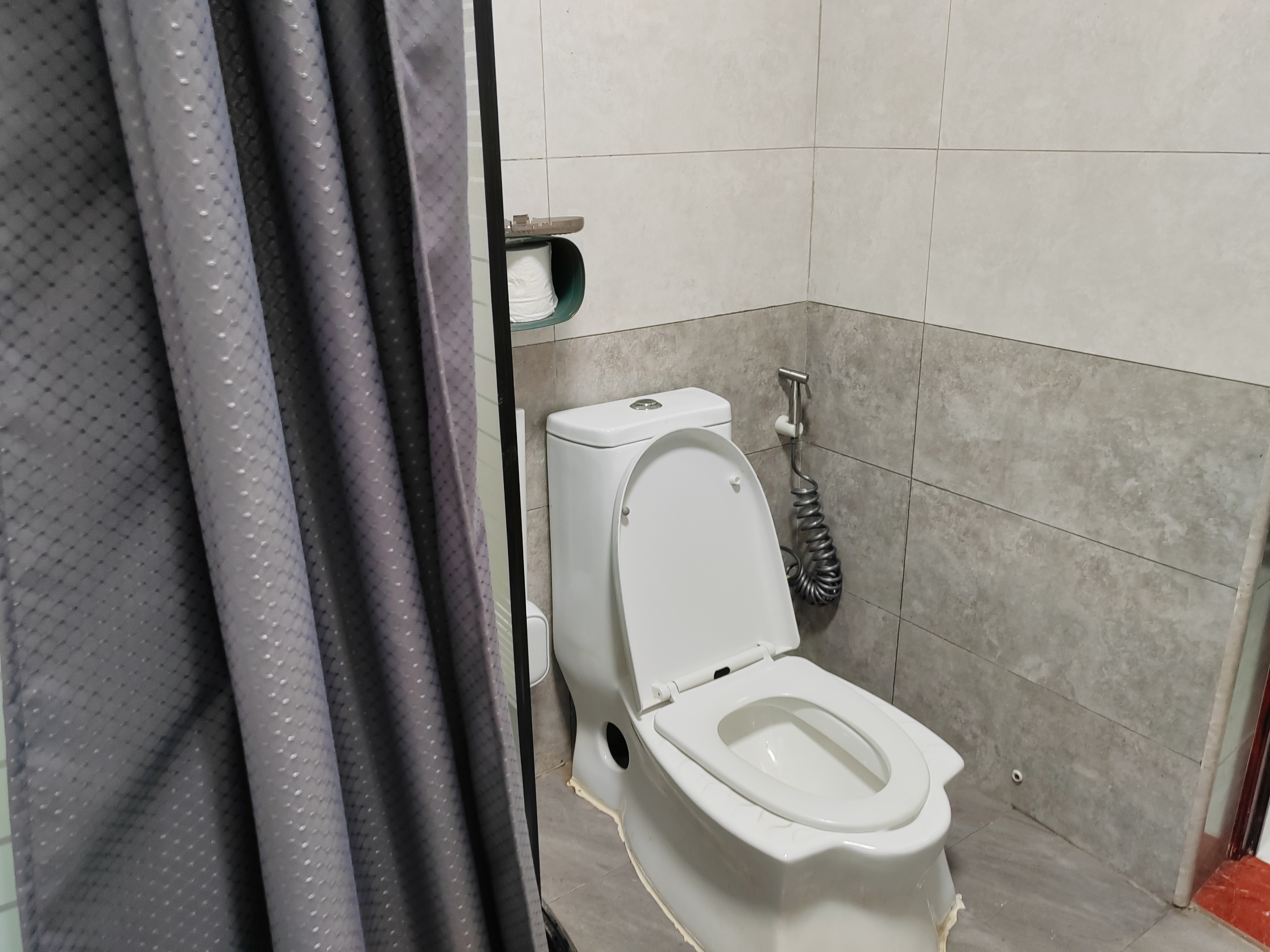 蓝海瑞园 1室1厅1卫 2100.0元/月 蓝海瑞园 1室1厅1卫 2100.0元/月室内图