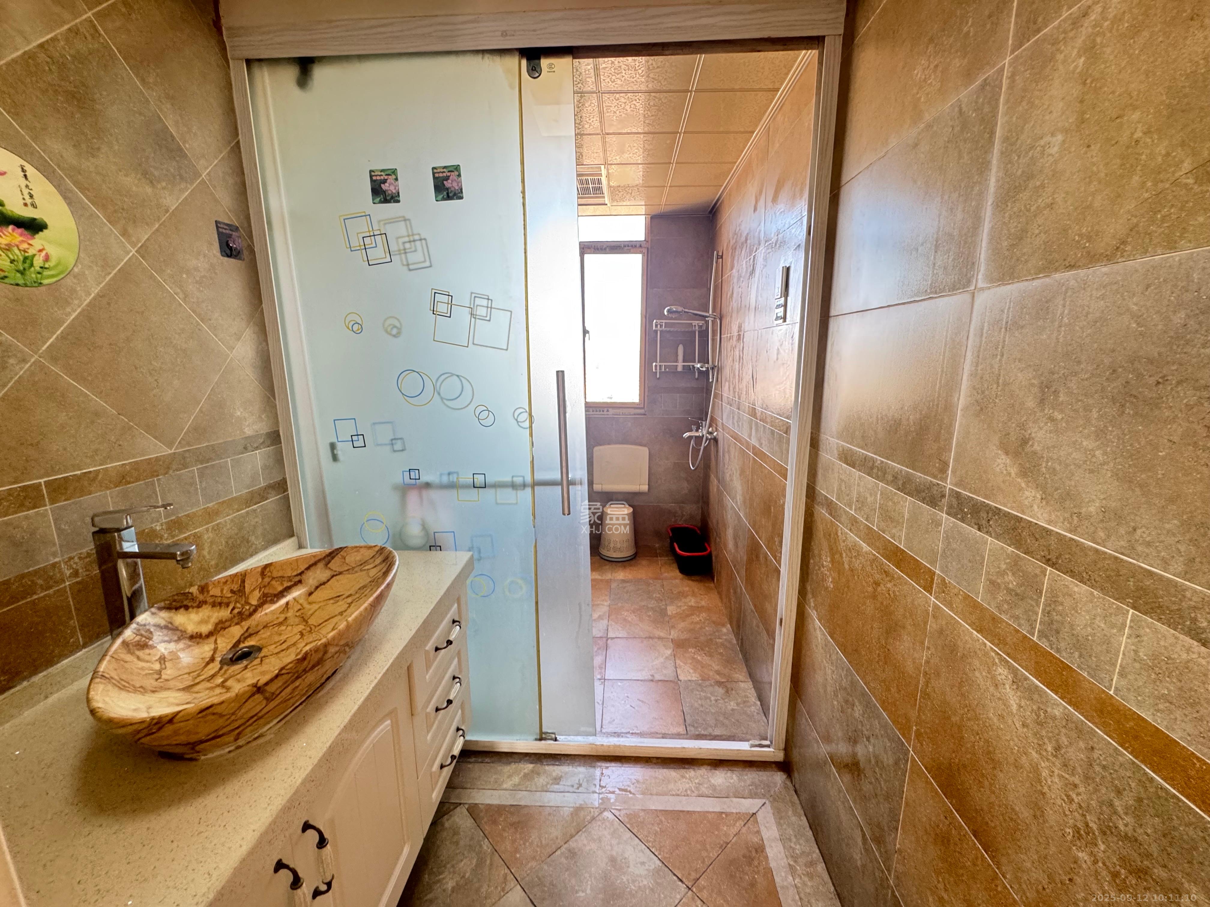 世嘉国际华城  4室2厅1卫    3800.0元/月 世嘉国际华城  4室2厅1卫    3800.0元/月室内图