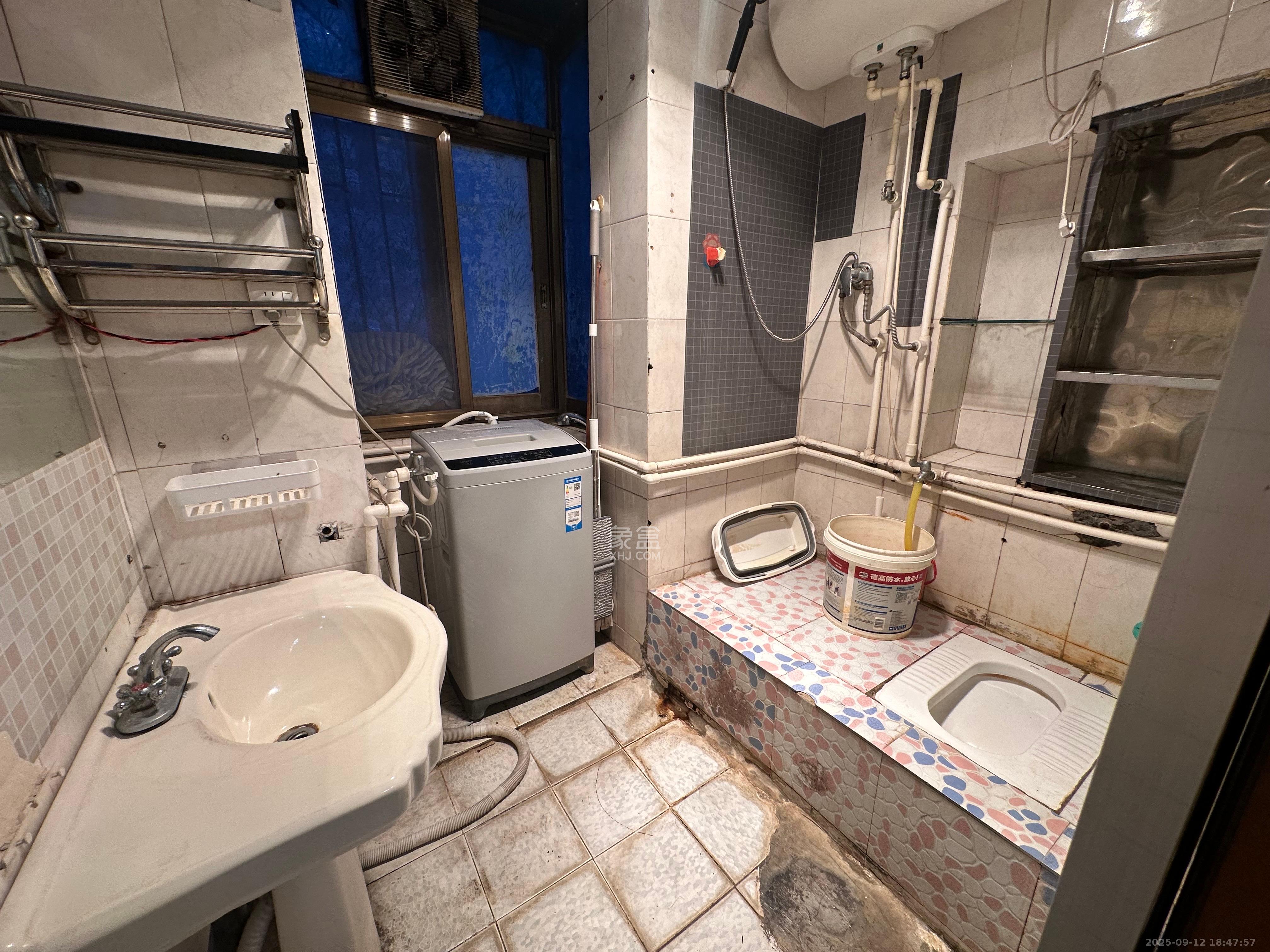 牛婆塘社区 2室1厅1卫 1300.0元/月 牛婆塘社区 2室1厅1卫 1300.0元/月室内图