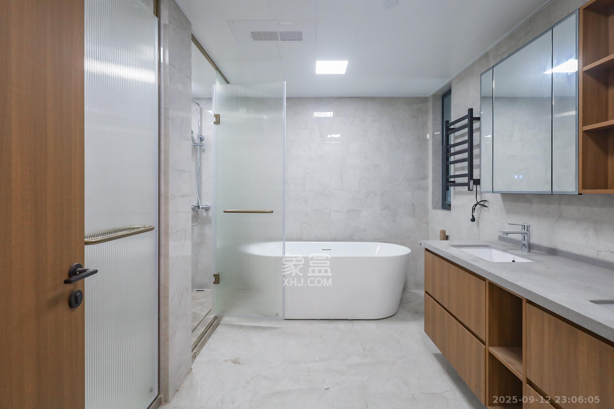 江山印  4室2厅3卫    550.0万 江山印  4室2厅3卫    550.0万卫生间