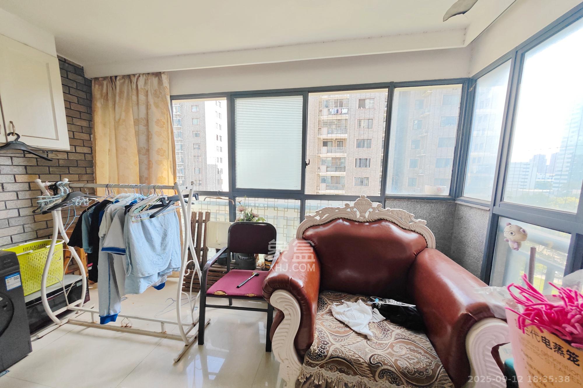 锦绣世纪 4室2厅2卫 123.0万 锦绣世纪 4室2厅2卫 123.0万阳台