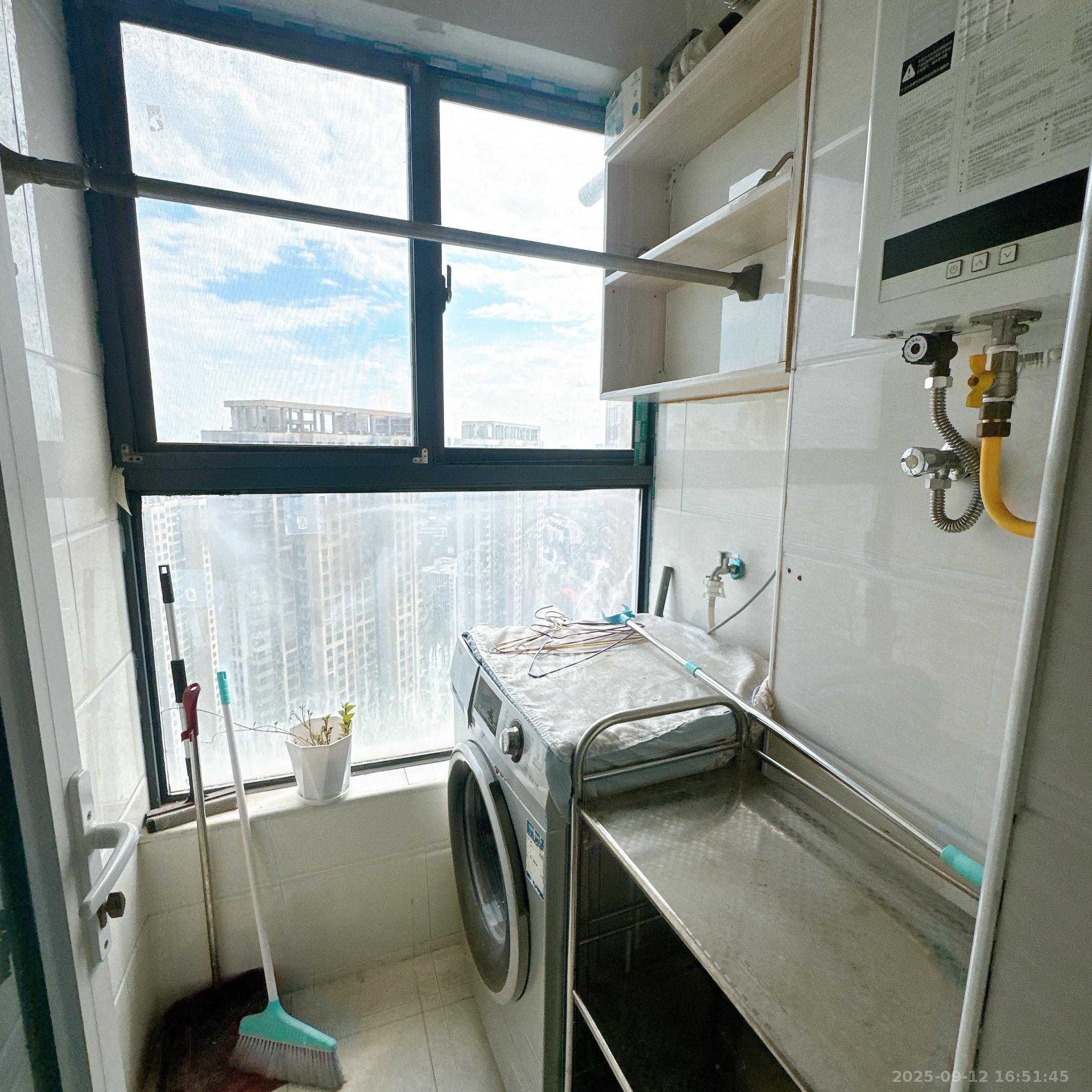 北辰三角洲E3区  2室1厅1卫    2400.0元/月室内图