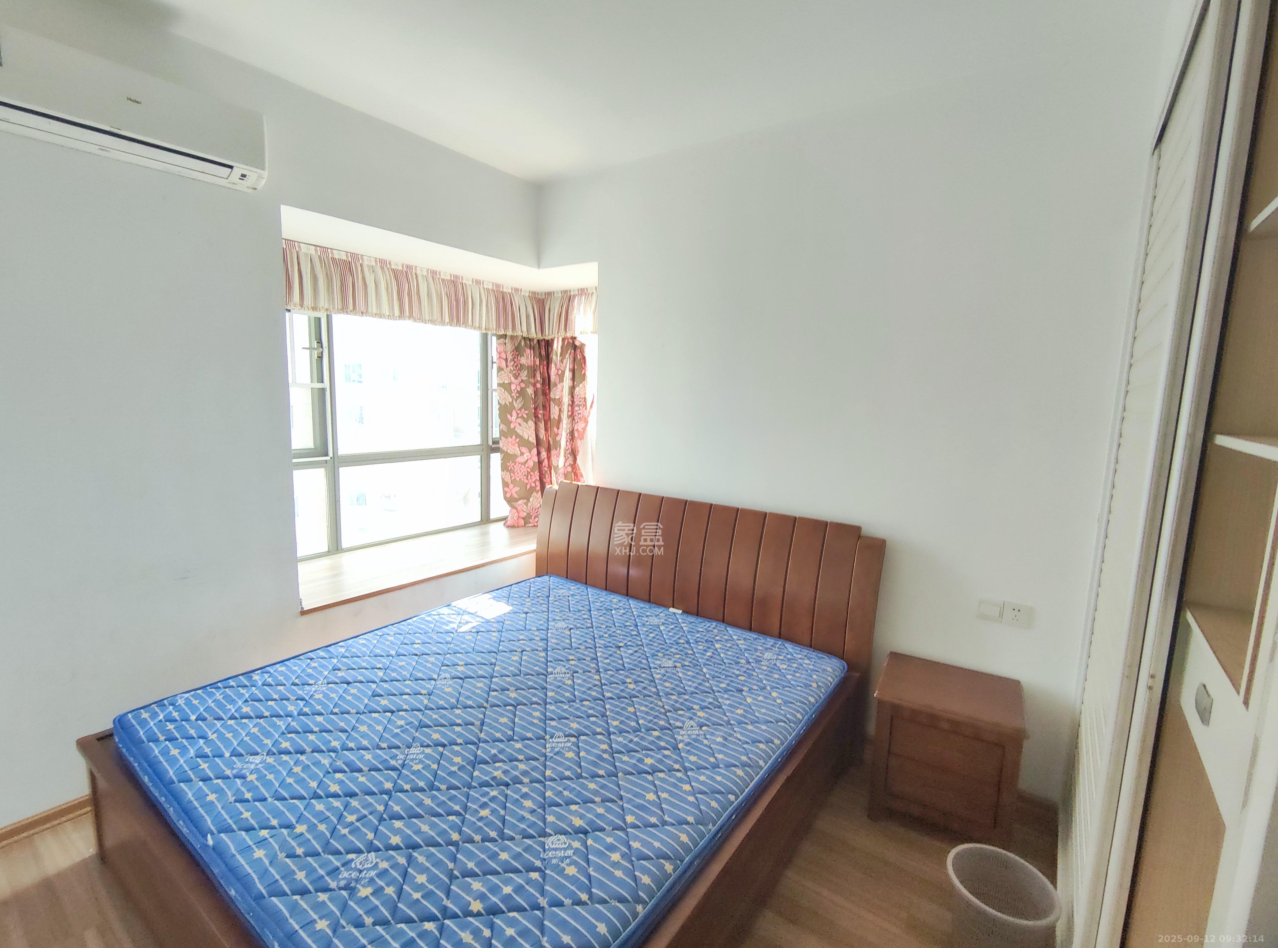 新城新世界一二三期  2室2厅1卫    2400.0元/月室内图