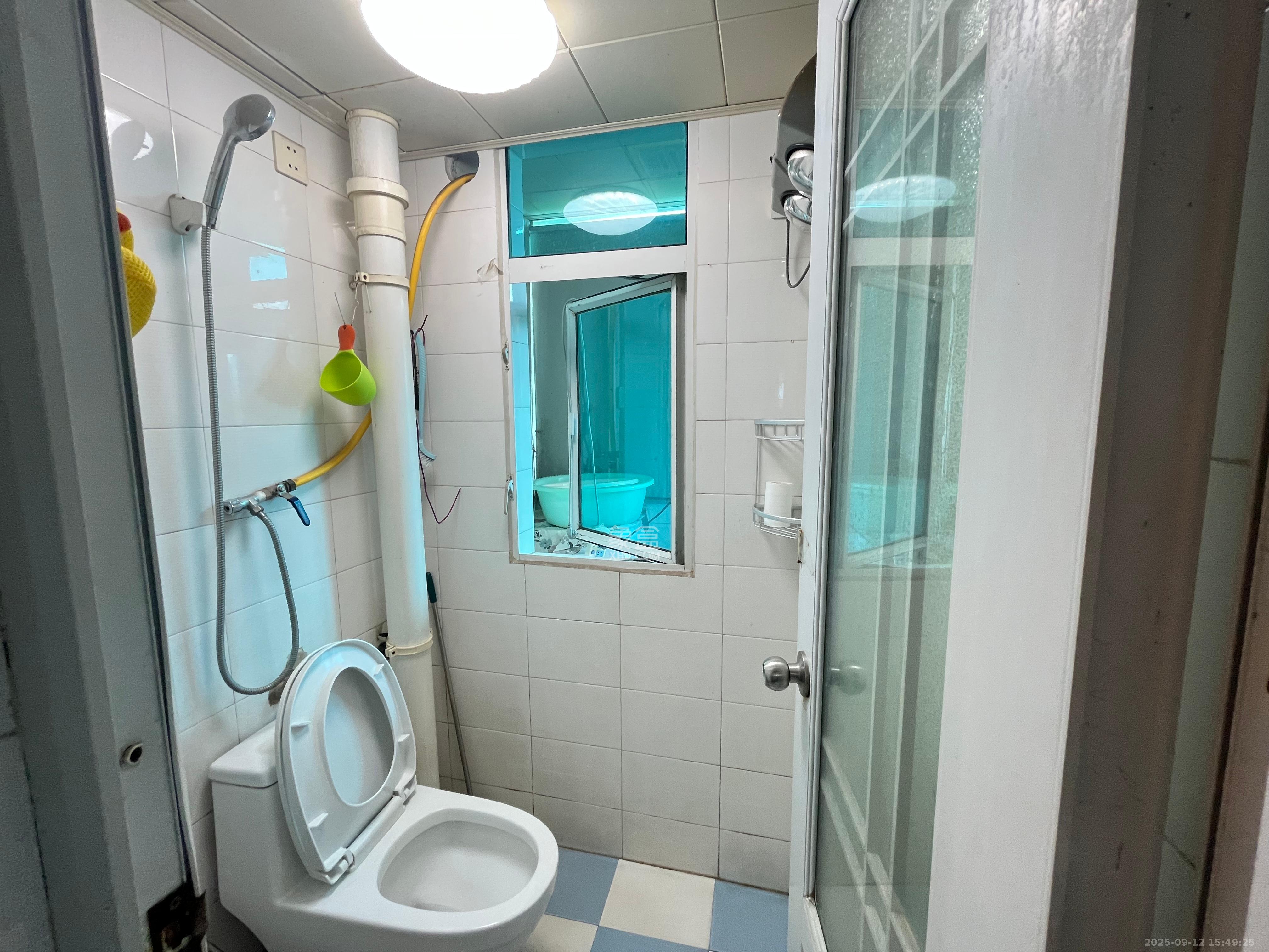 芙蓉苑  2室1厅1卫    1800.0元/月室内图