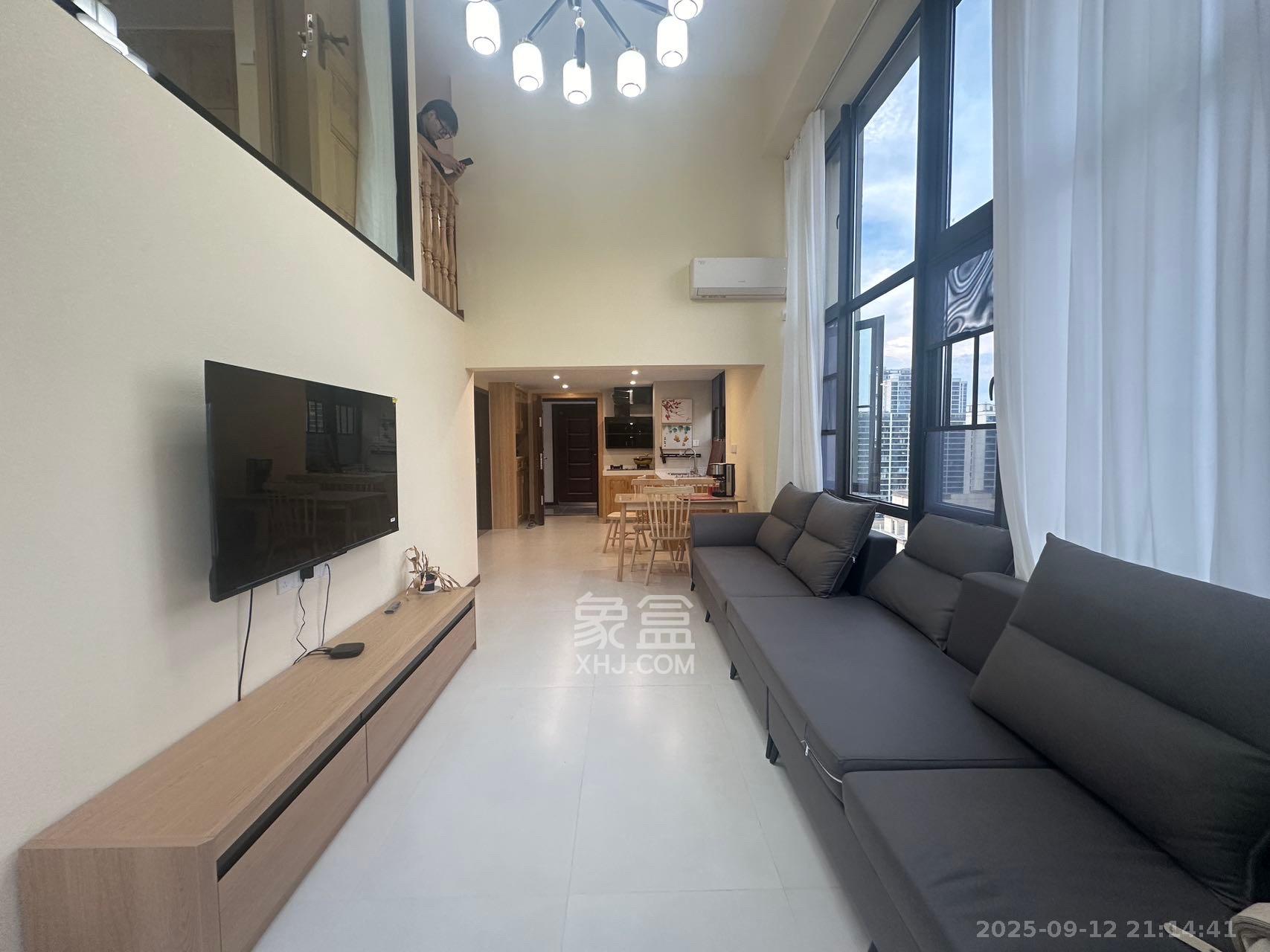 世茂璀璨天城公寓  3室2厅2卫    2800.0元/月室内图