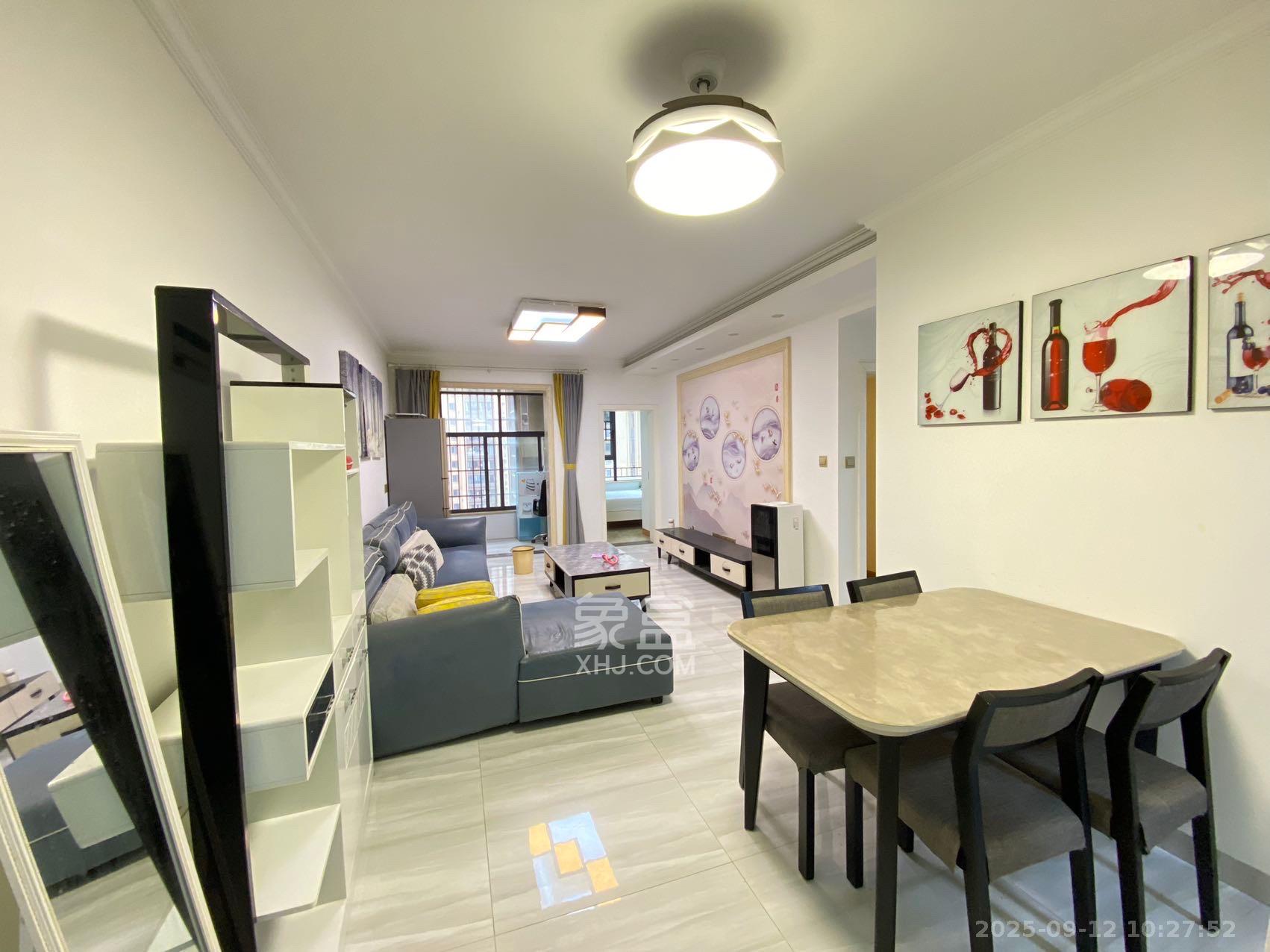 协信星澜汇  3室2厅1卫    2800.0元/月室内图