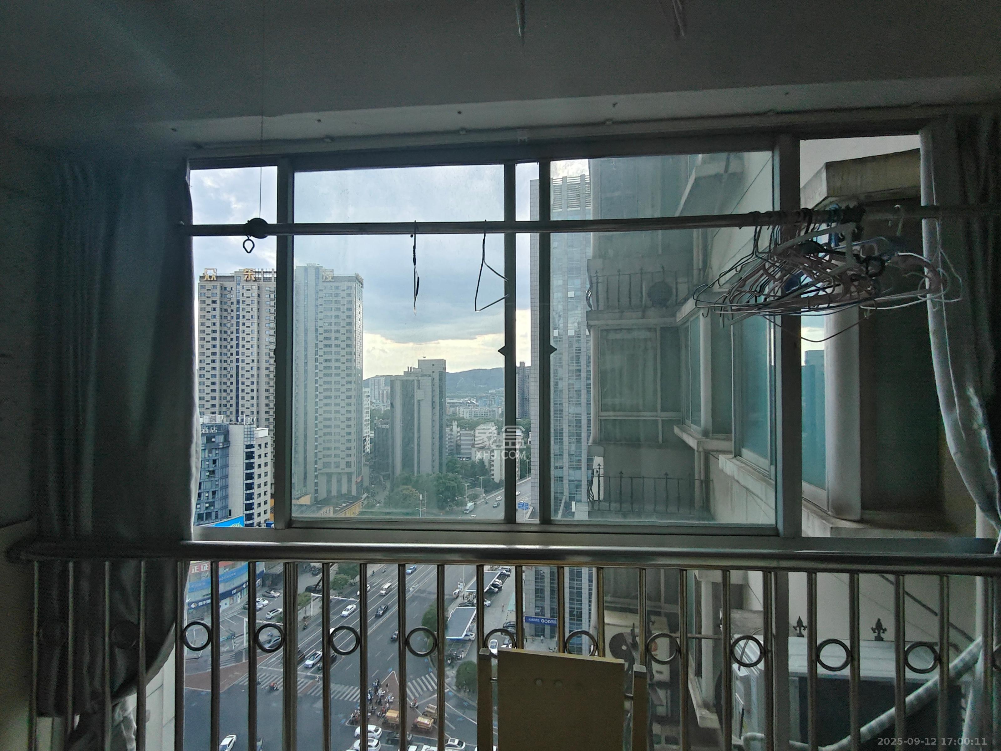 省建苑小区 4室1厅1卫 3200.0元/月 省建苑小区 4室1厅1卫 3200.0元/月室内图