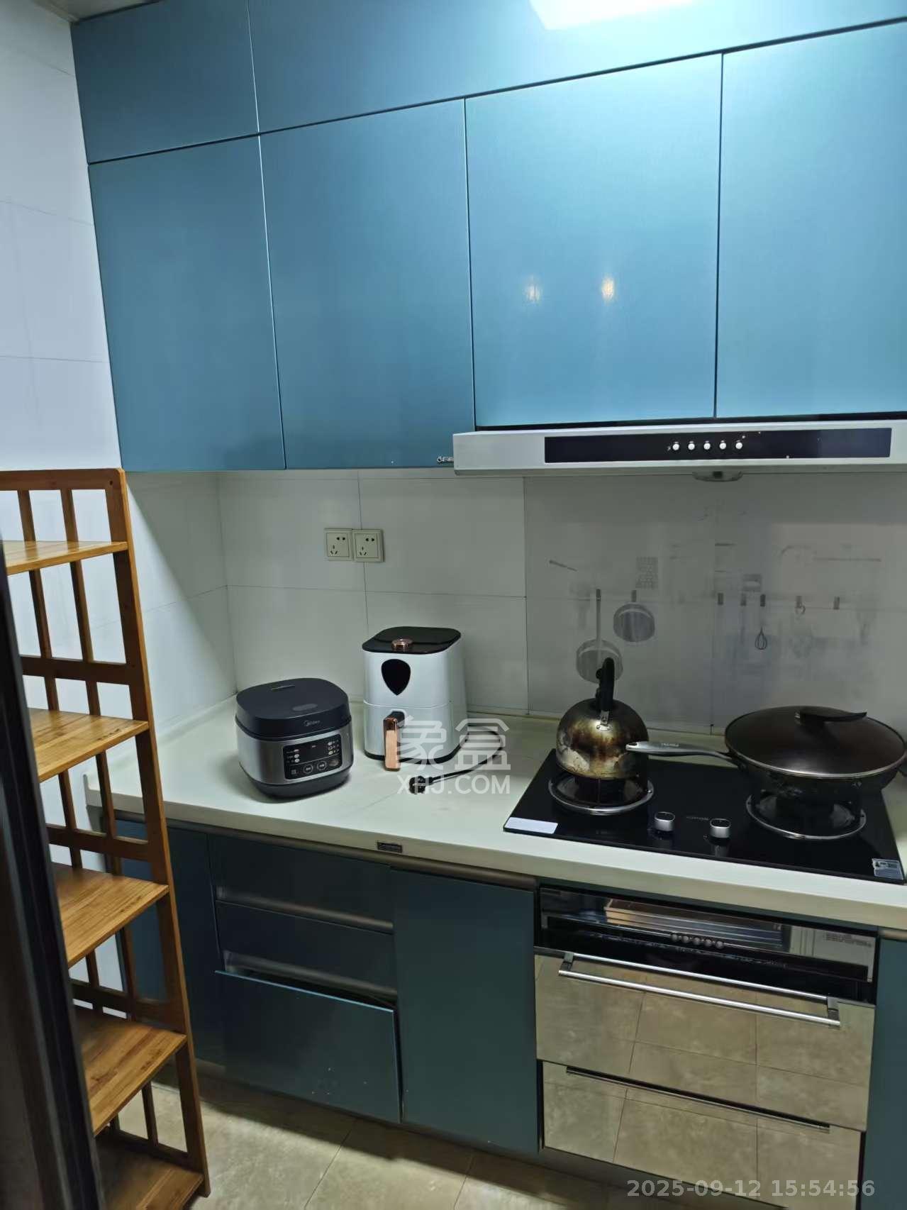 保利麓谷林语C区  3室2厅1卫   3200.00元/月室内图
