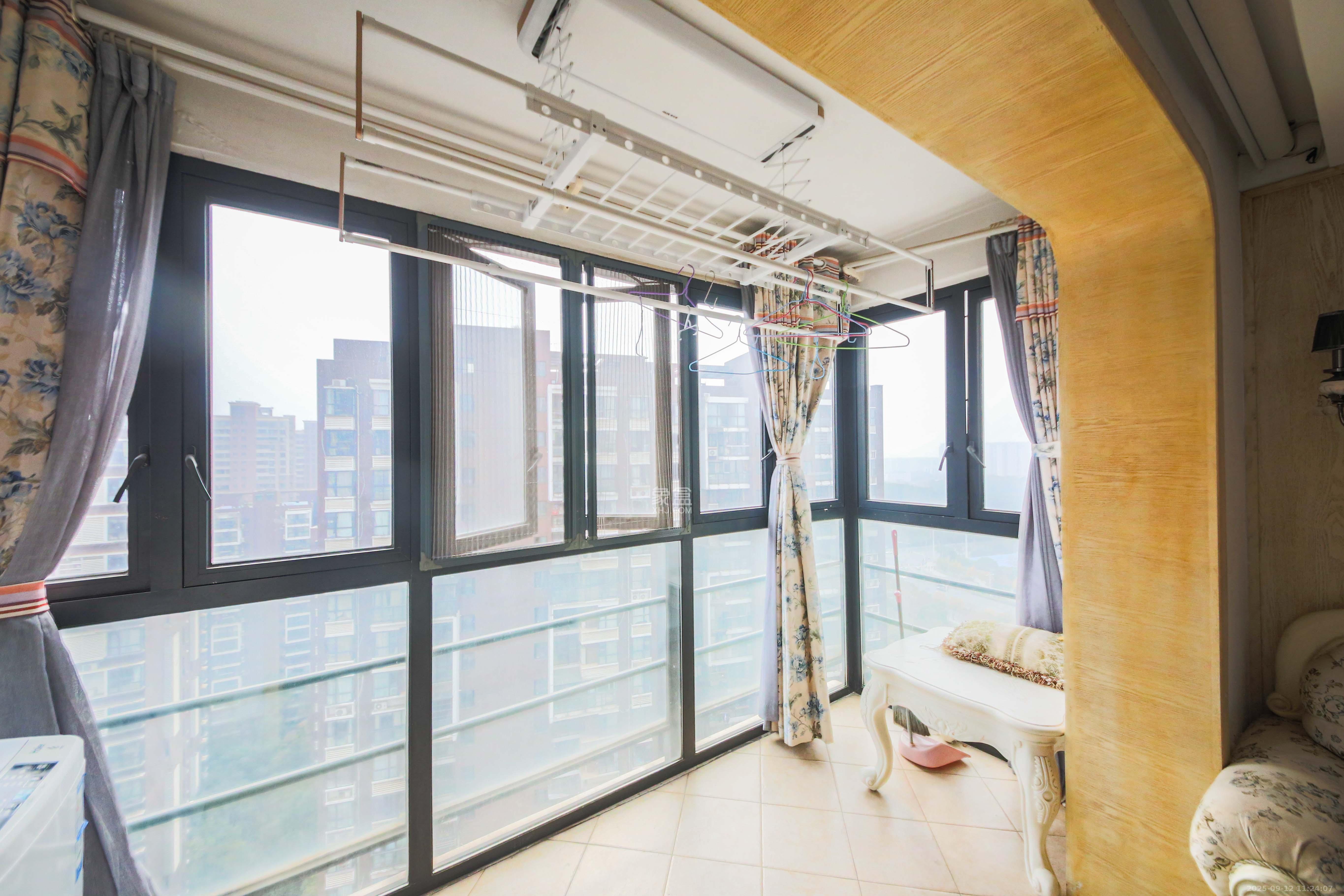 鑫远湘府华城  2室2厅2卫    2300.0元/月室内图