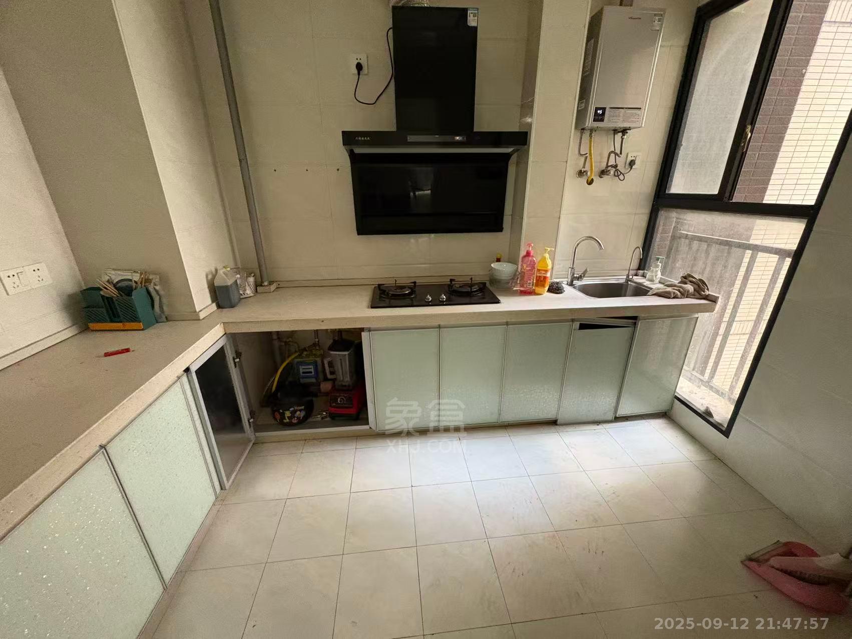 美的城二期 2室2厅1卫 1600.0元/月 美的城二期 2室2厅1卫 1600.0元/月室内图