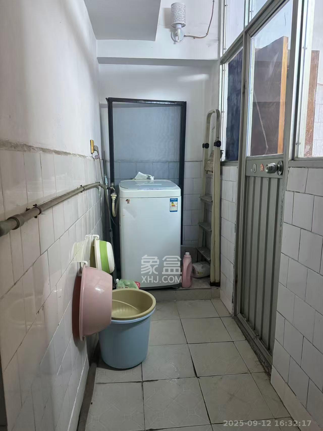 国税五分局桔园宿舍  2室1厅1卫    1300.0元/月 国税五分局桔园宿舍  2室1厅1卫    1300.0元/月室内图