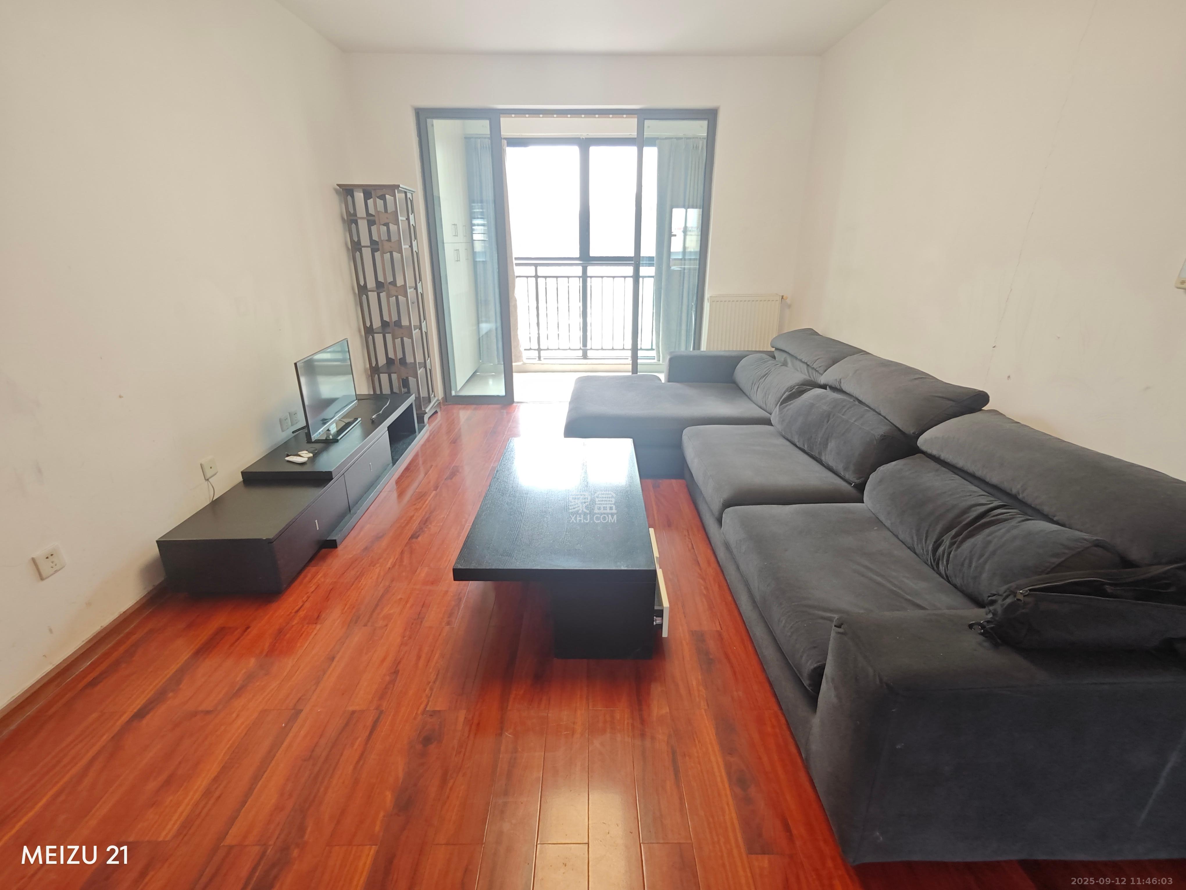 龙湾1号公馆 3室2厅1卫 2400.0元/月 龙湾1号公馆 3室2厅1卫 2400.0元/月室内图