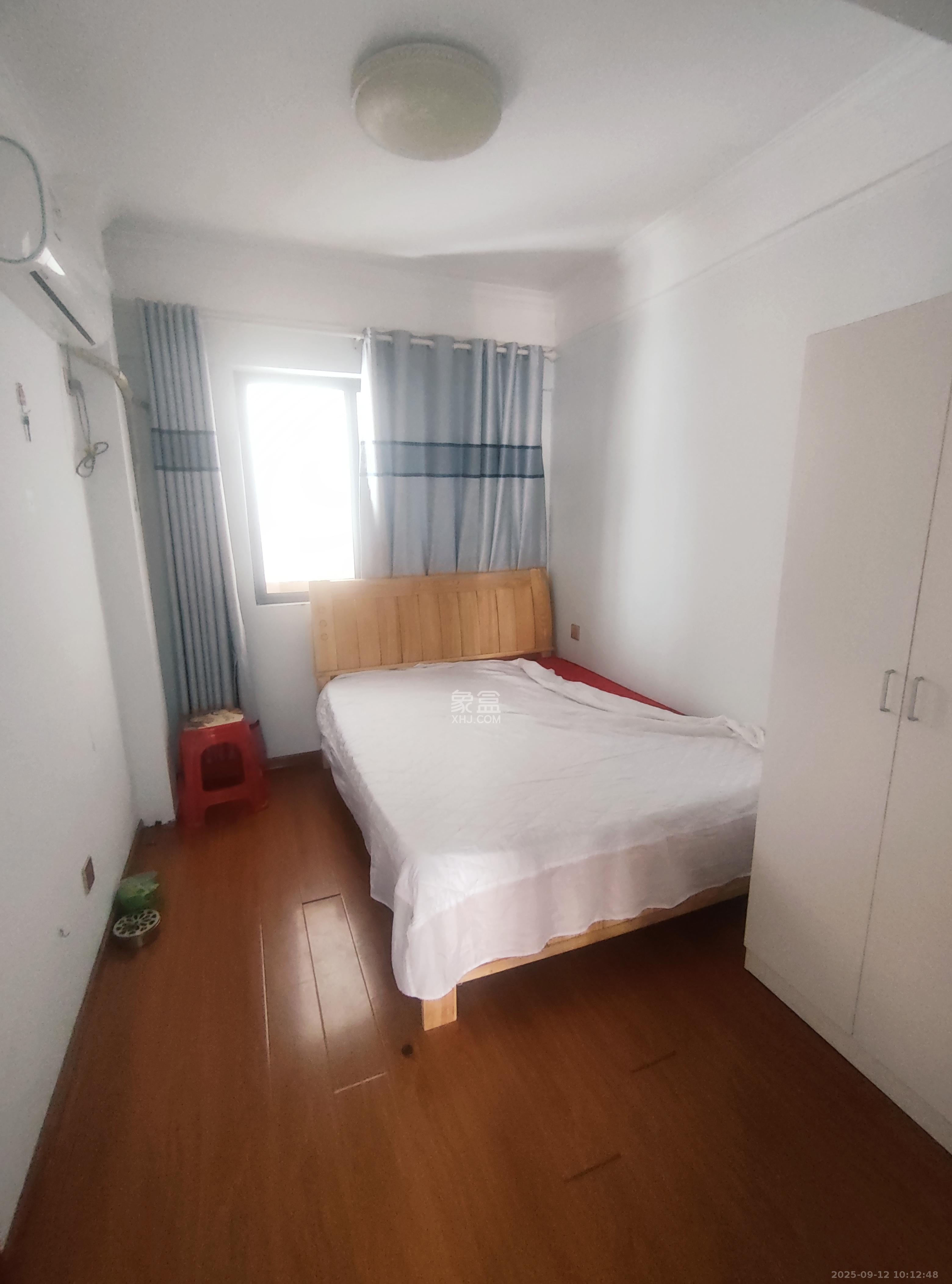 天麓尚层  4室2厅2卫    3000.0元/月室内图