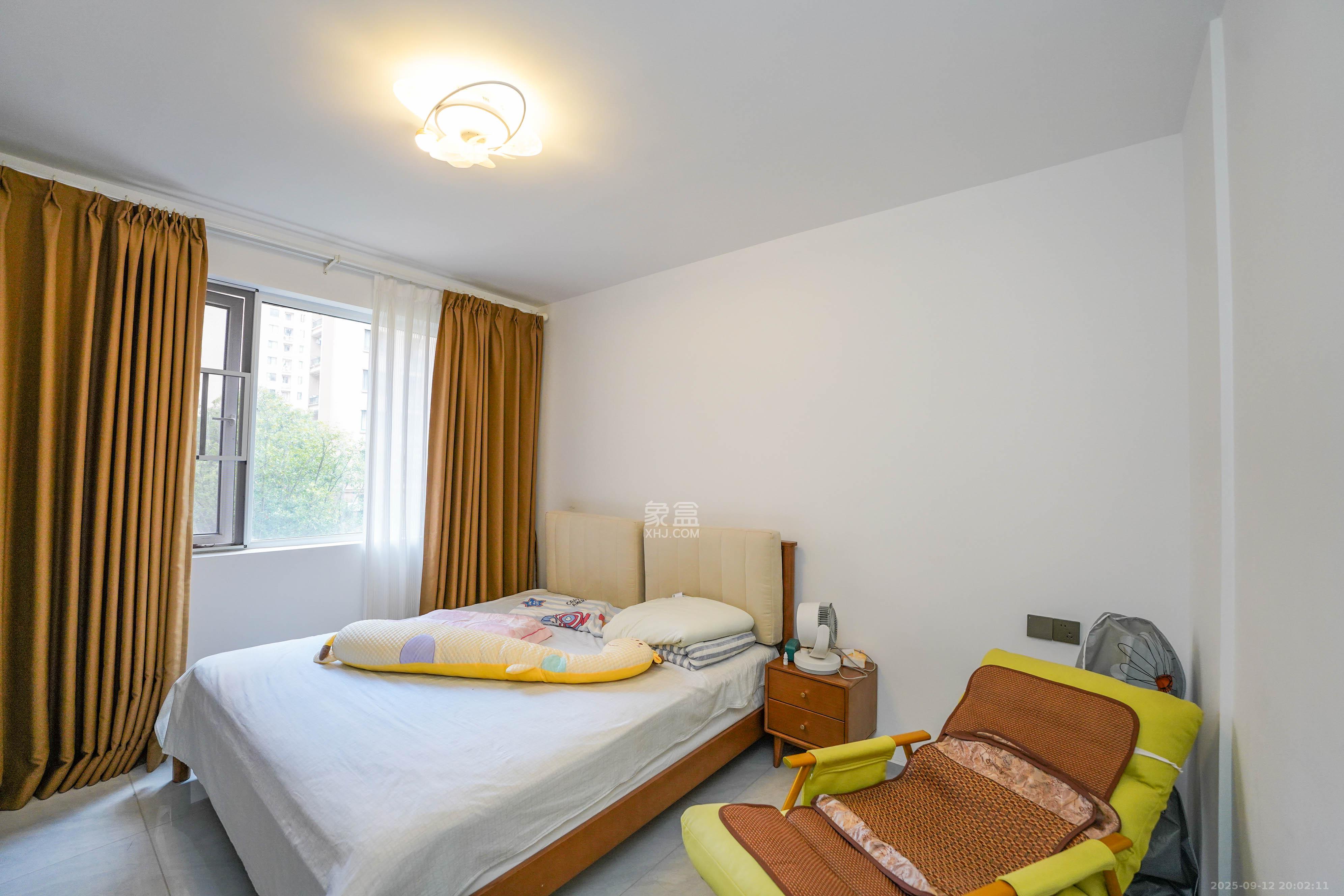 丽发新城 2室2厅1卫 60.0万 丽发新城 2室2厅1卫 60.0万卧室