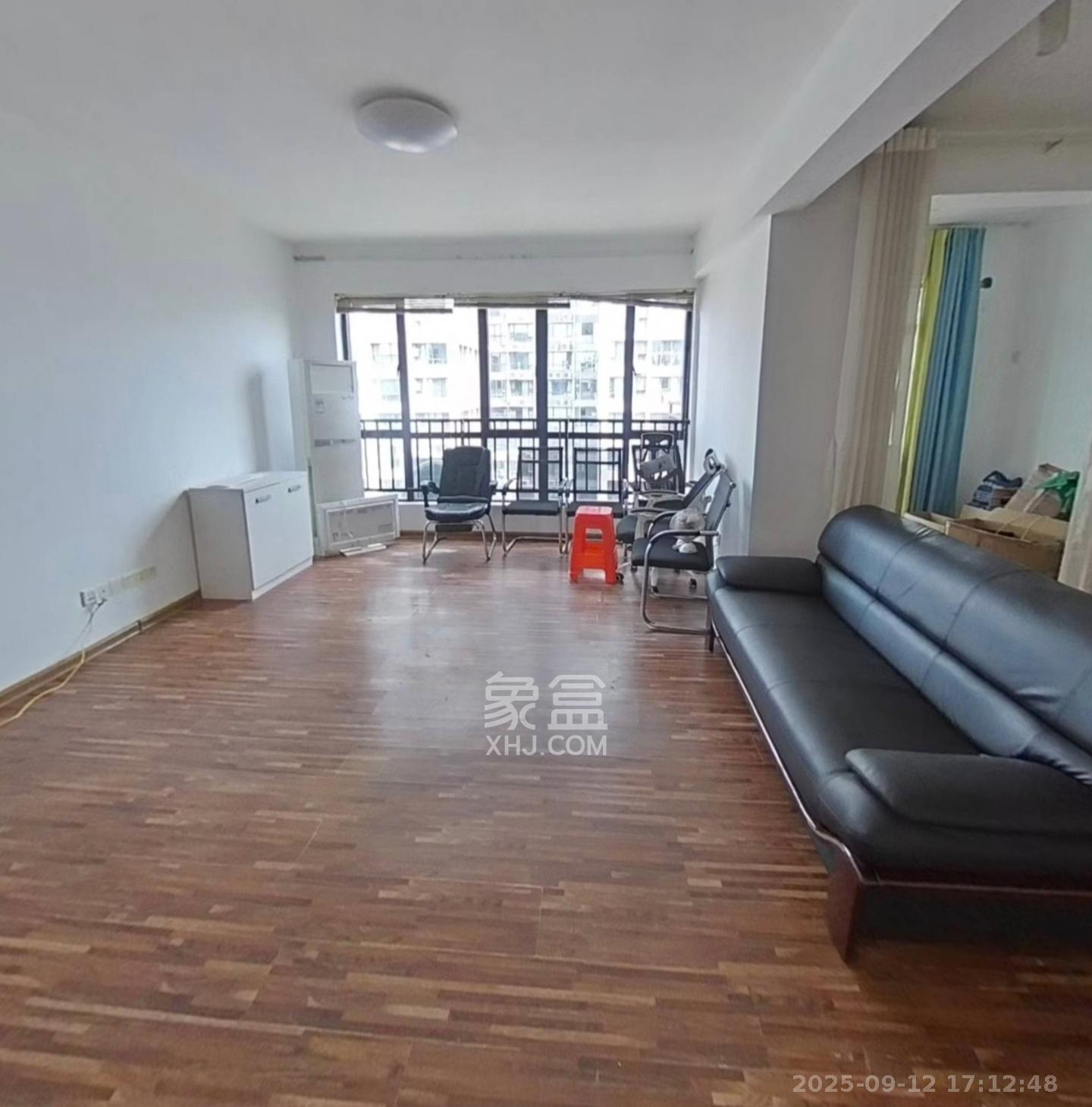 湘腾城市广场 3室2厅2卫 3500.0元/月 湘腾城市广场 3室2厅2卫 3500.0元/月室内图