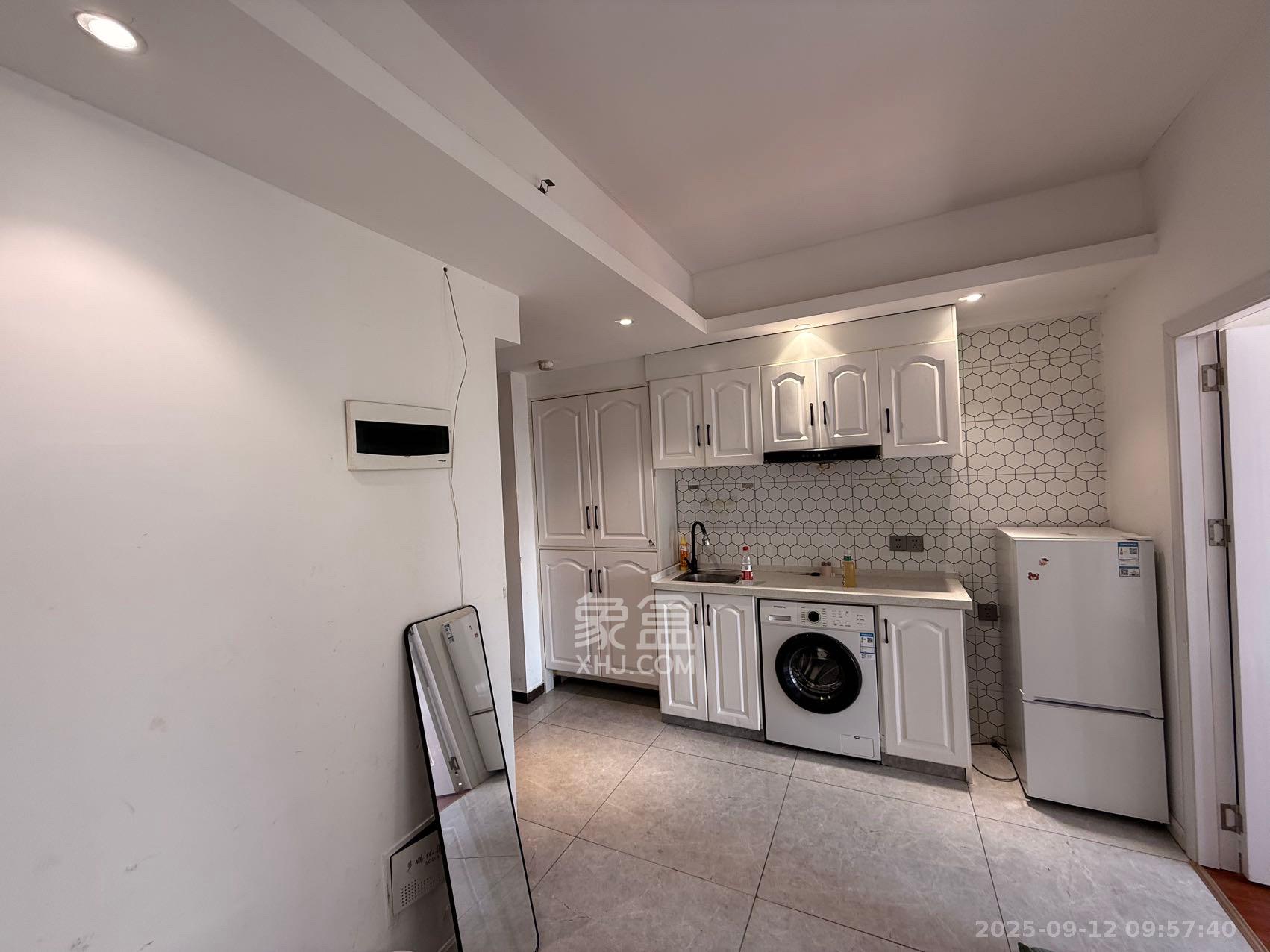 C-park天悦城(紫檀溪苑二期)  1室0厅0卫    1600.0元/月 C-park天悦城(紫檀溪苑二期)  1室0厅0卫    1600.0元/月室内图