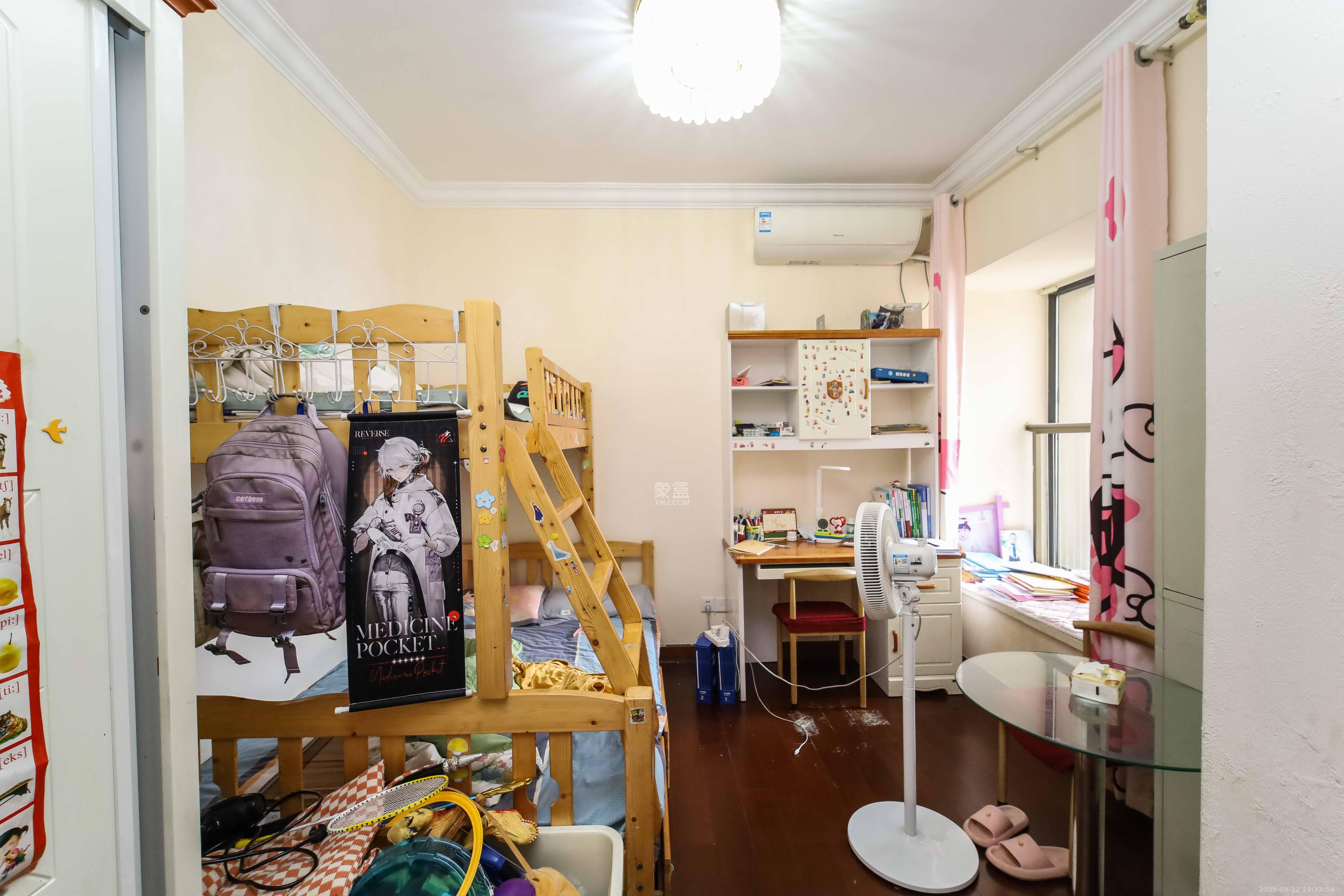 恒大江湾 3室1厅1卫 94.8万 恒大江湾 3室1厅1卫 94.8万卧室