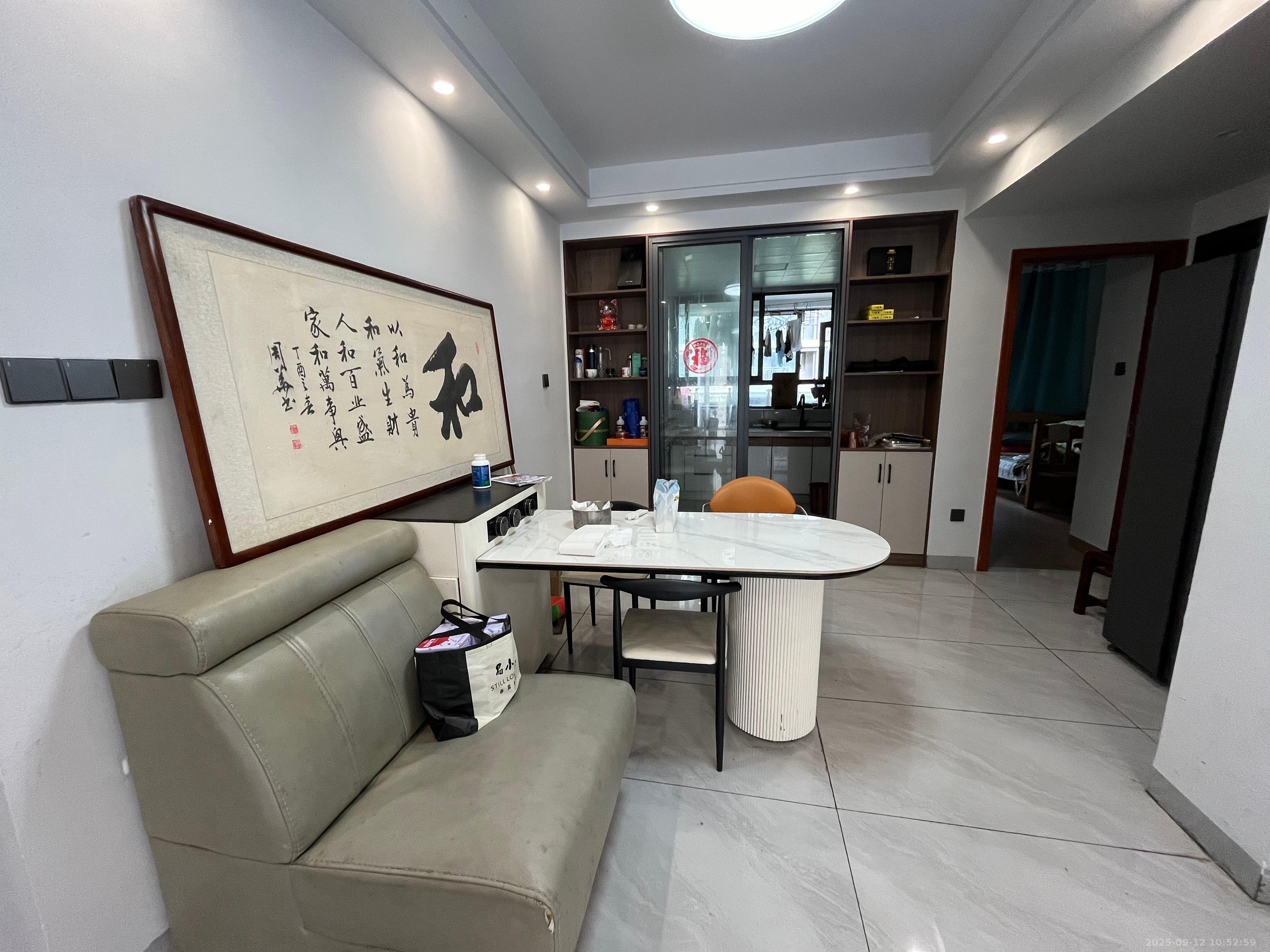 金辉优步花园 4室2厅2卫 1300.0元/月 金辉优步花园 4室2厅2卫 1300.0元/月室内图