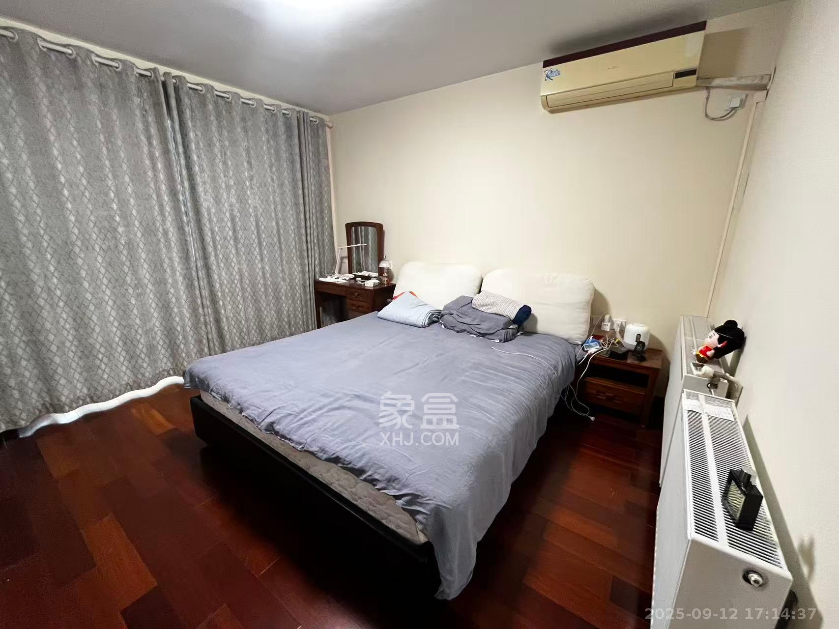 王府花园  4室2厅1卫    4300.0元/月 王府花园  4室2厅1卫    4300.0元/月室内图