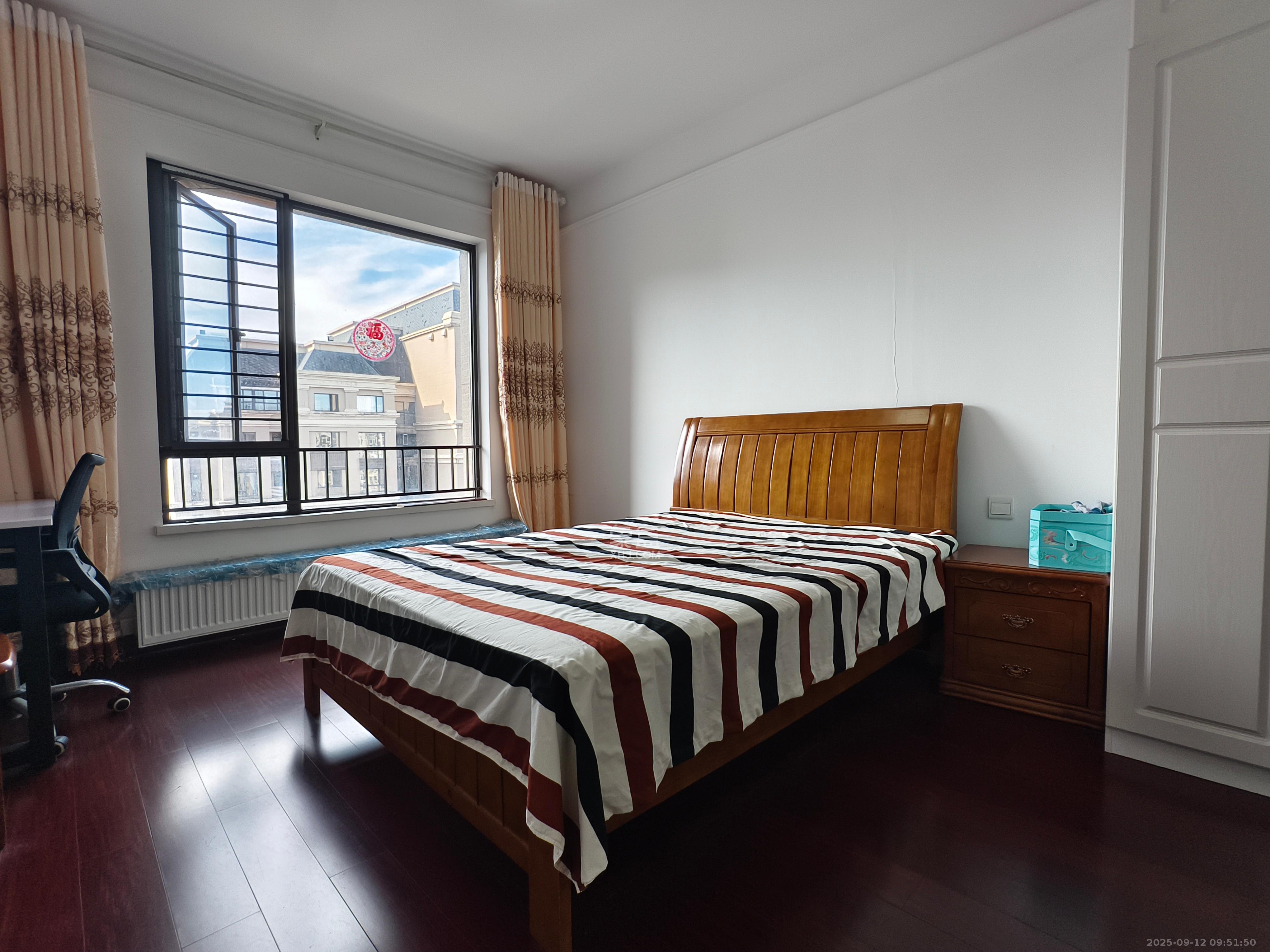 中海国际三期  1室2厅2卫    2100.0元/月室内图