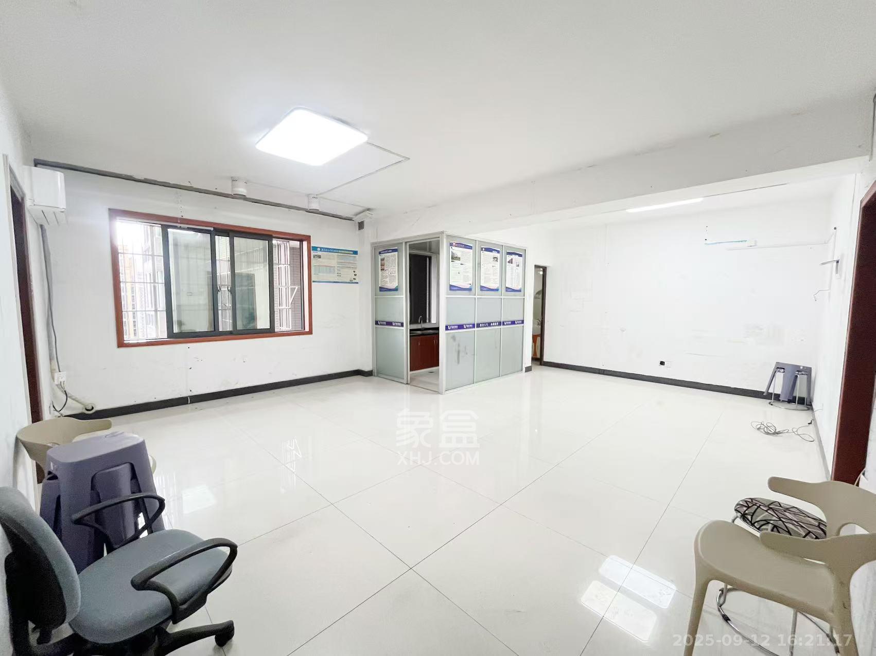 芙蓉蓉苑  1室1厅1卫    1800.0元/月室内图