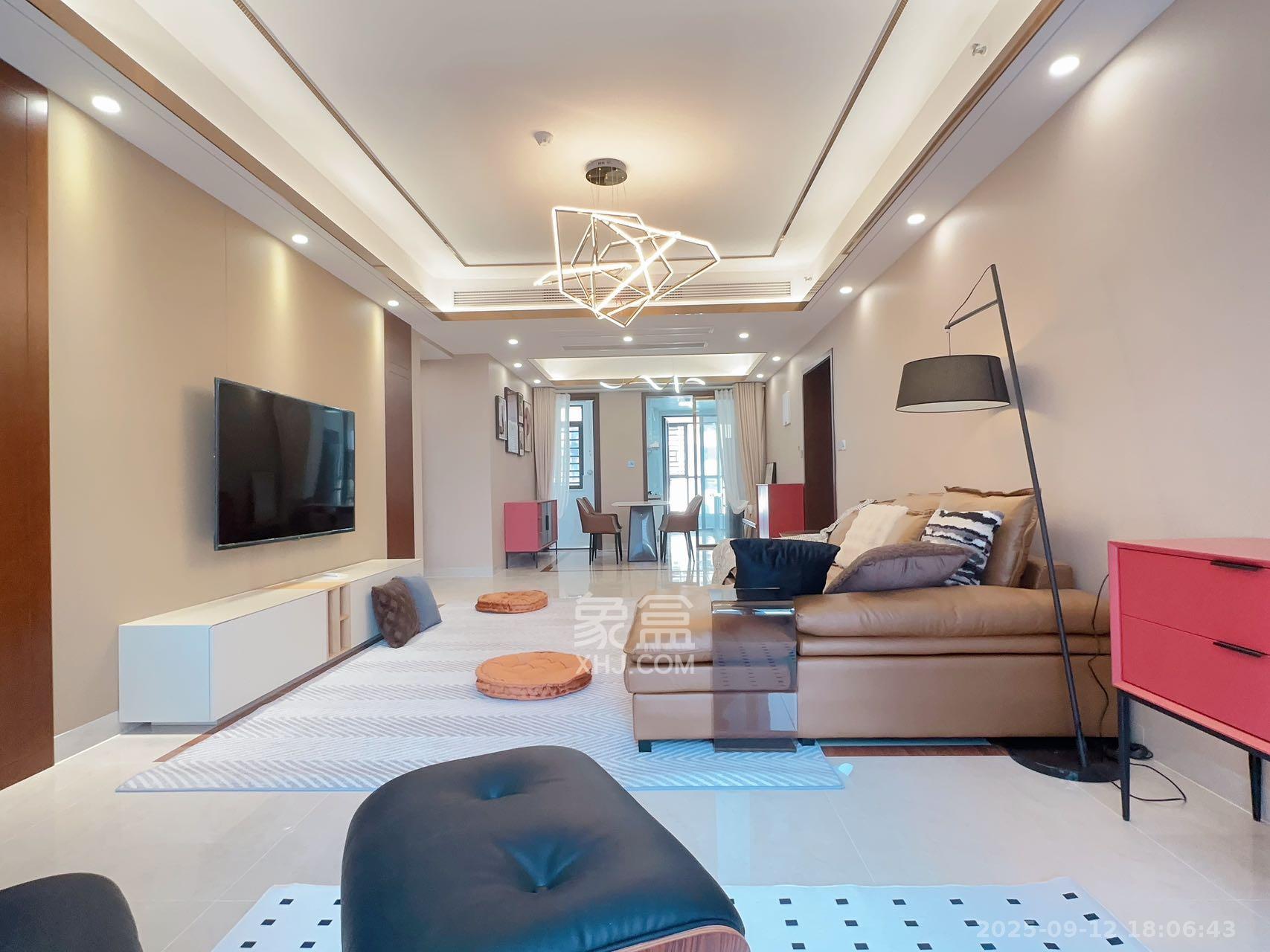 富兴时代御城  4室2厅2卫    7500.0元/月室内图