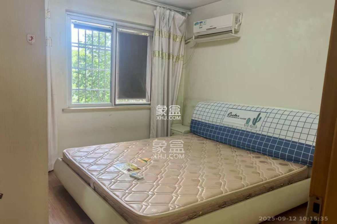 香槟小镇(香槟花苑) 3室2厅1卫 1800.0元/月 香槟小镇(香槟花苑) 3室2厅1卫 1800.0元/月室内图