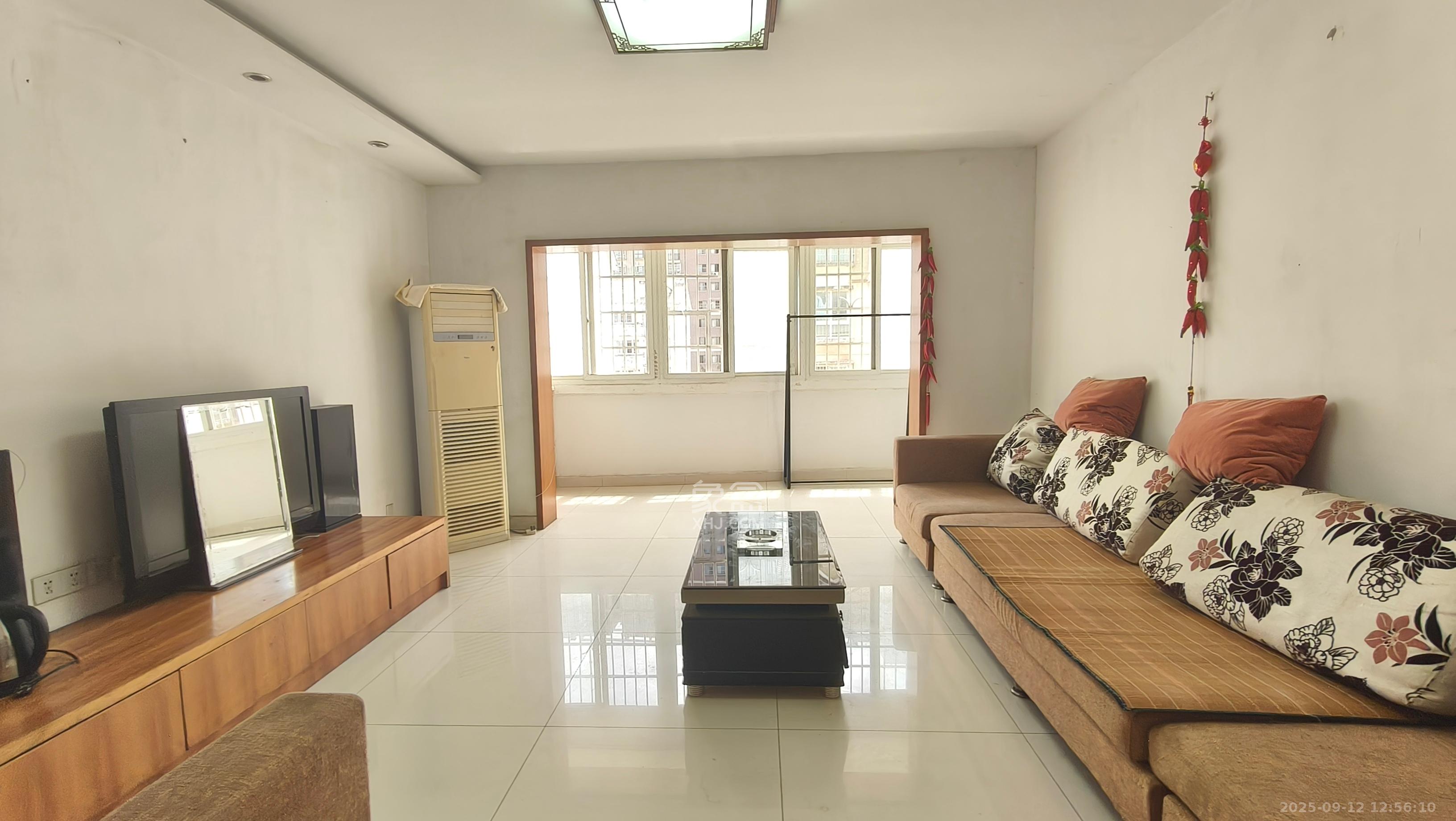 德润园  3室2厅2卫    2400.0元/月 德润园  3室2厅2卫    2400.0元/月